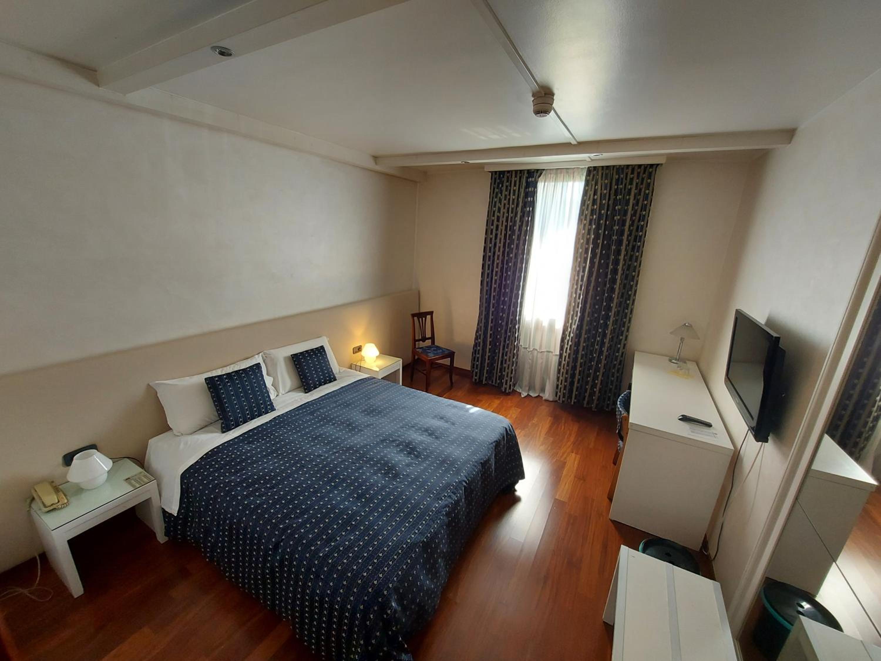Economy Double or Twin Room photo 1
