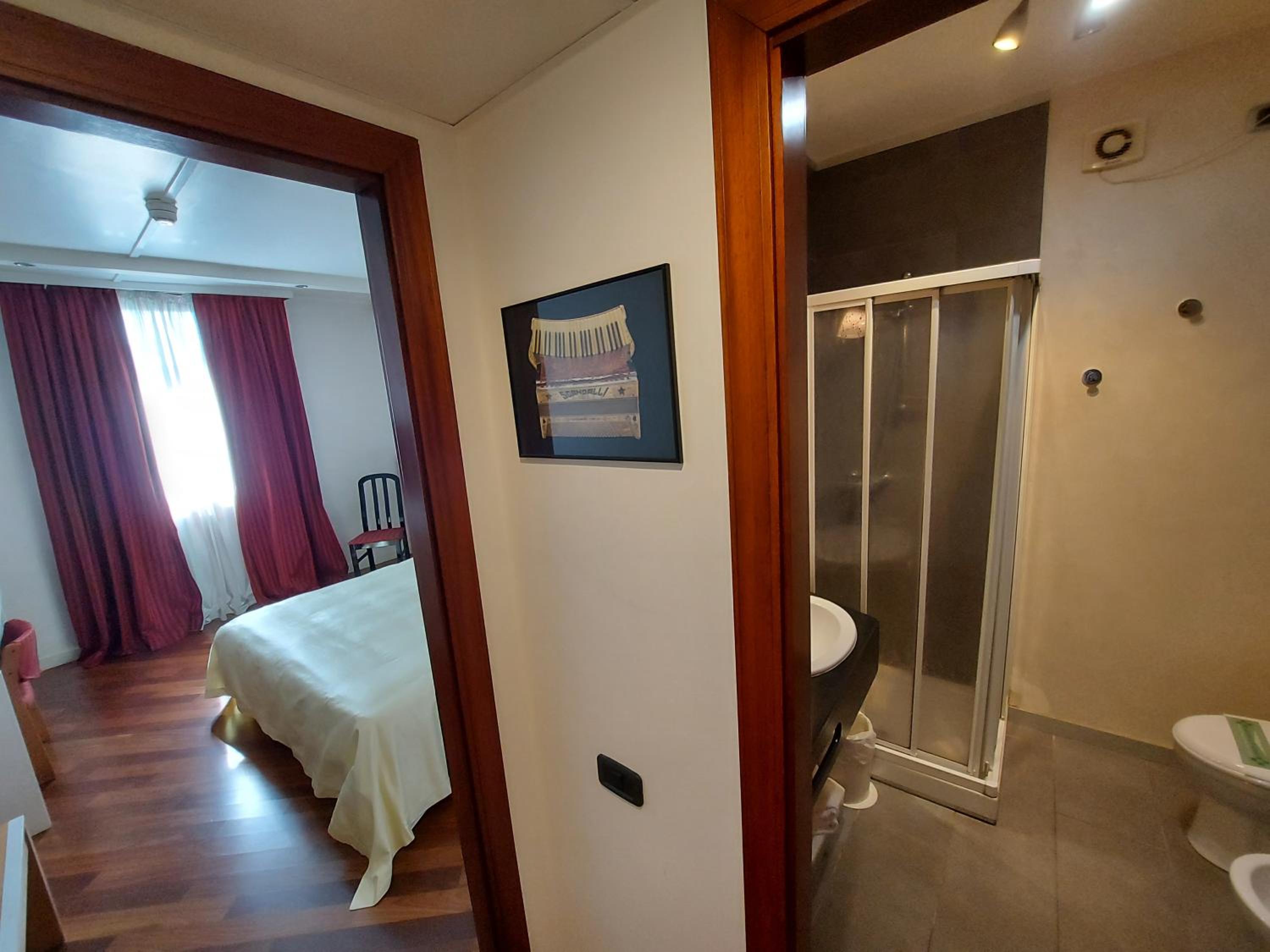 Economy Double or Twin Room photo 2