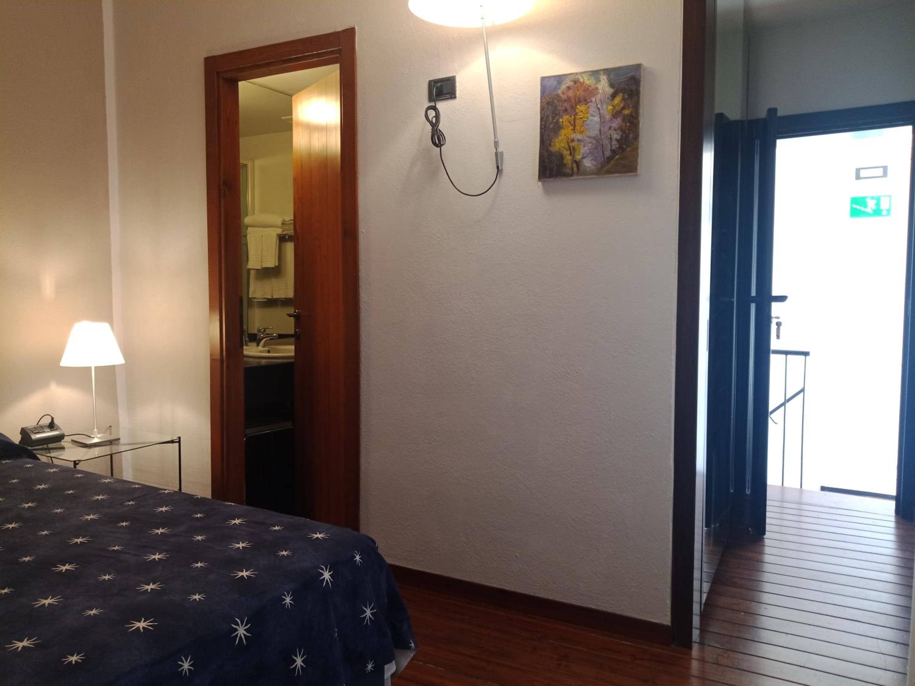 Deluxe Double Room with Balcony photo 2