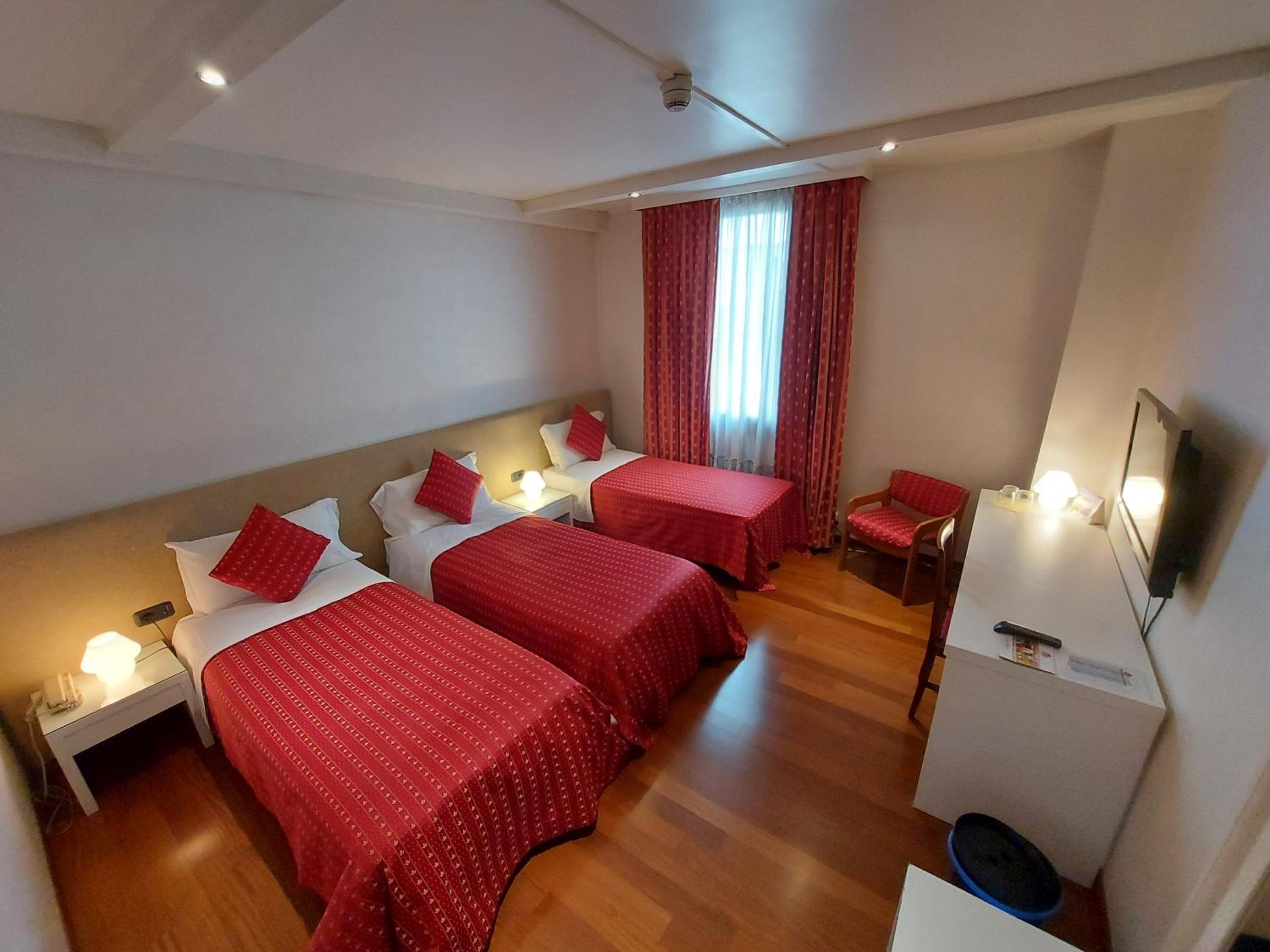 Triple Room photo 2