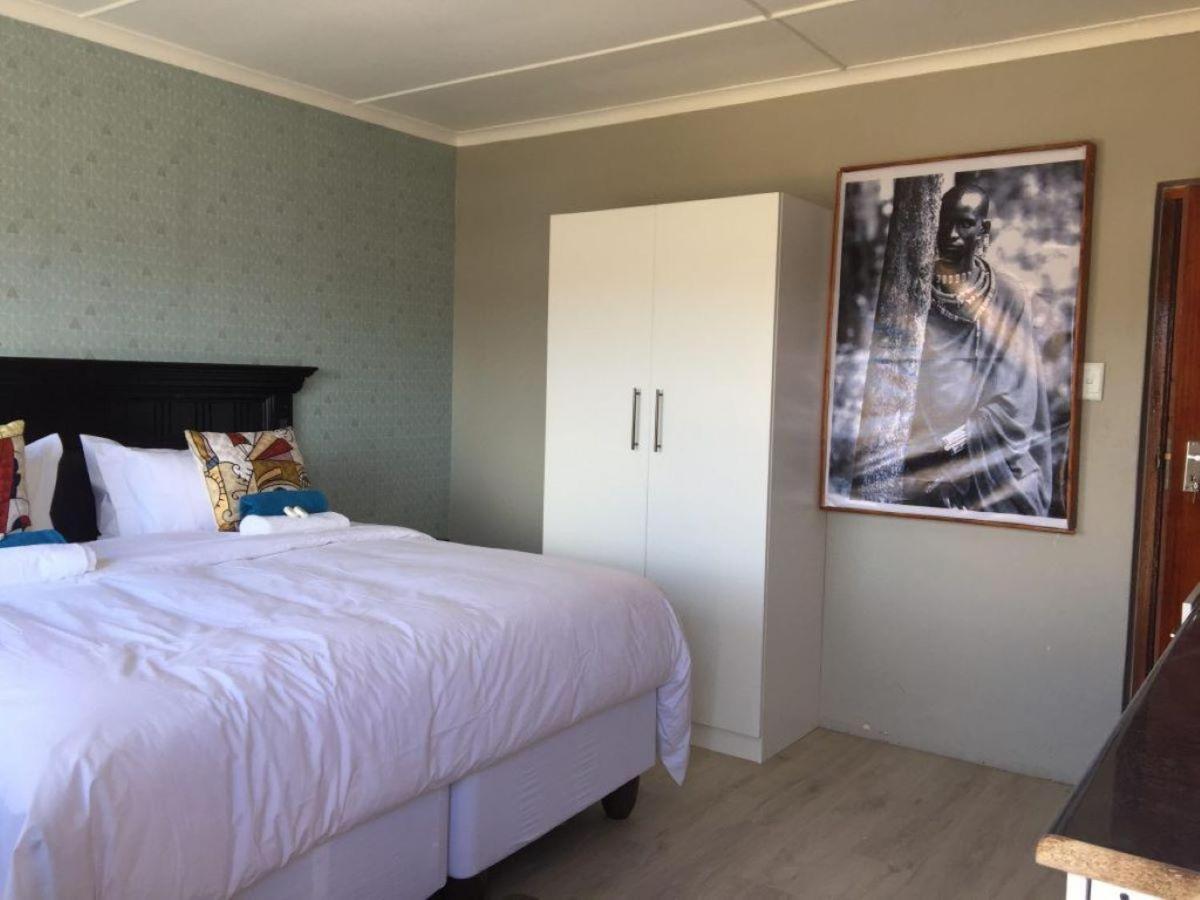 Standard Twin Room - Photo 1