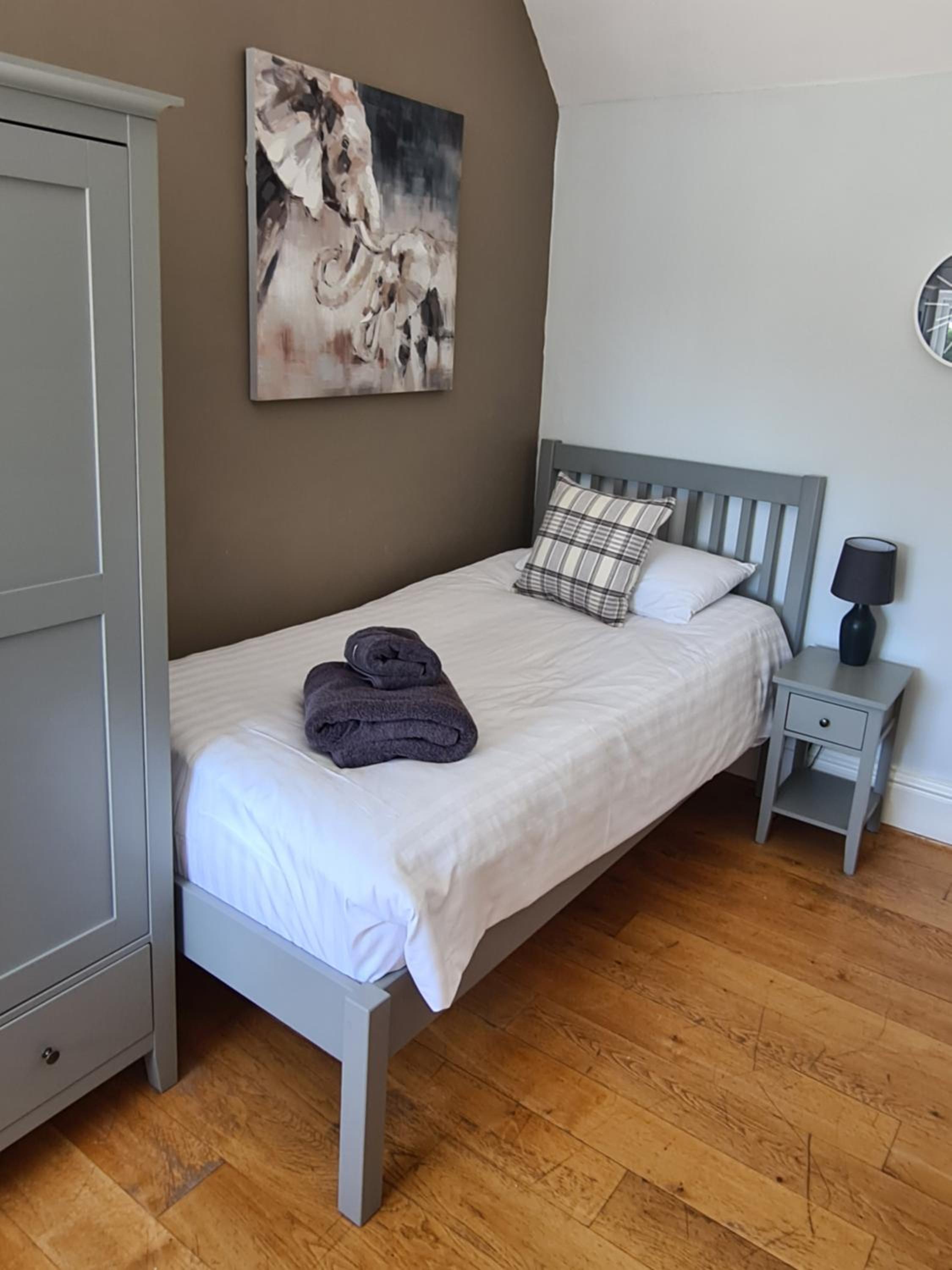 Twin Room - Photo 2