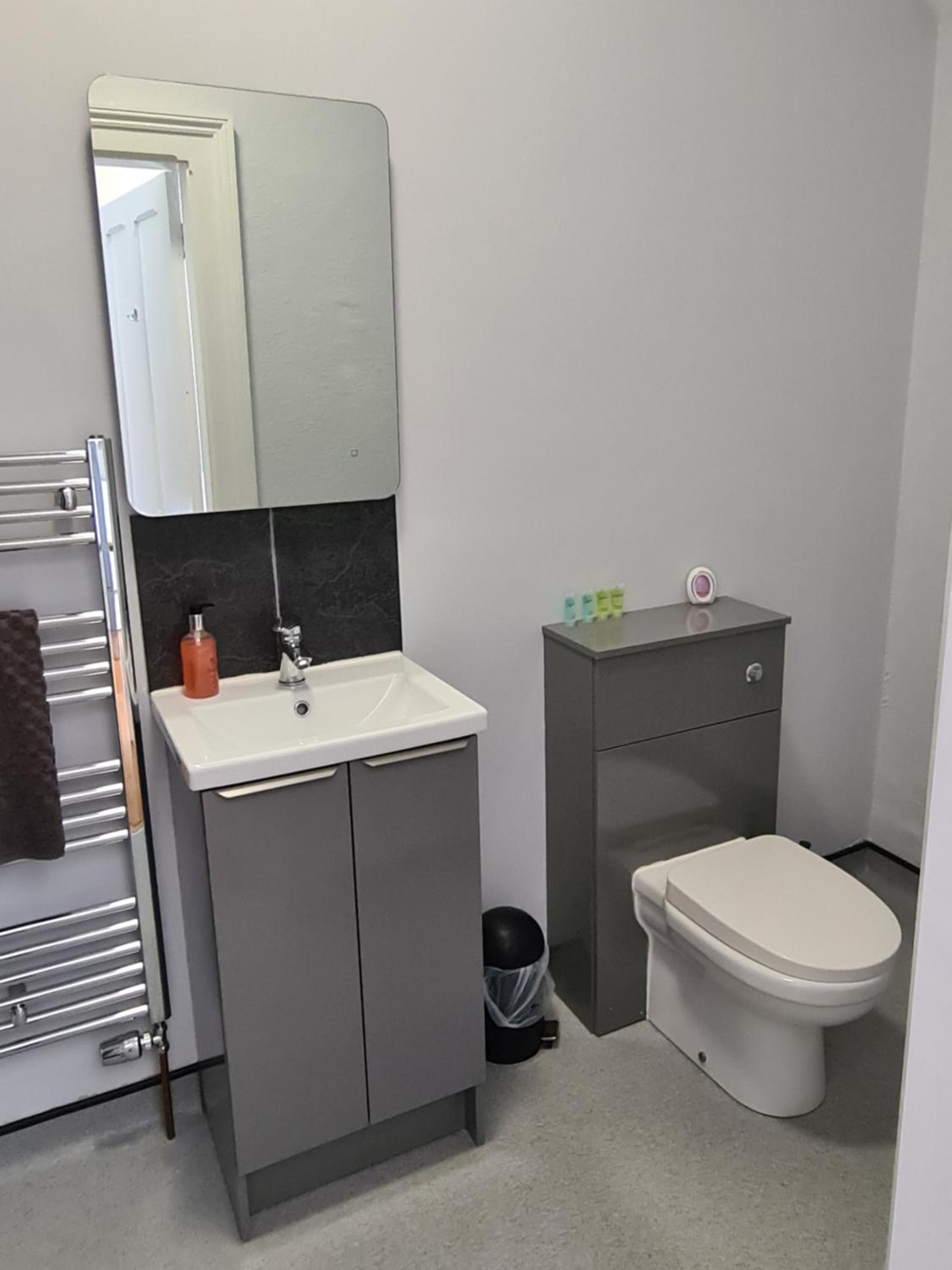 Twin Room - Photo 4