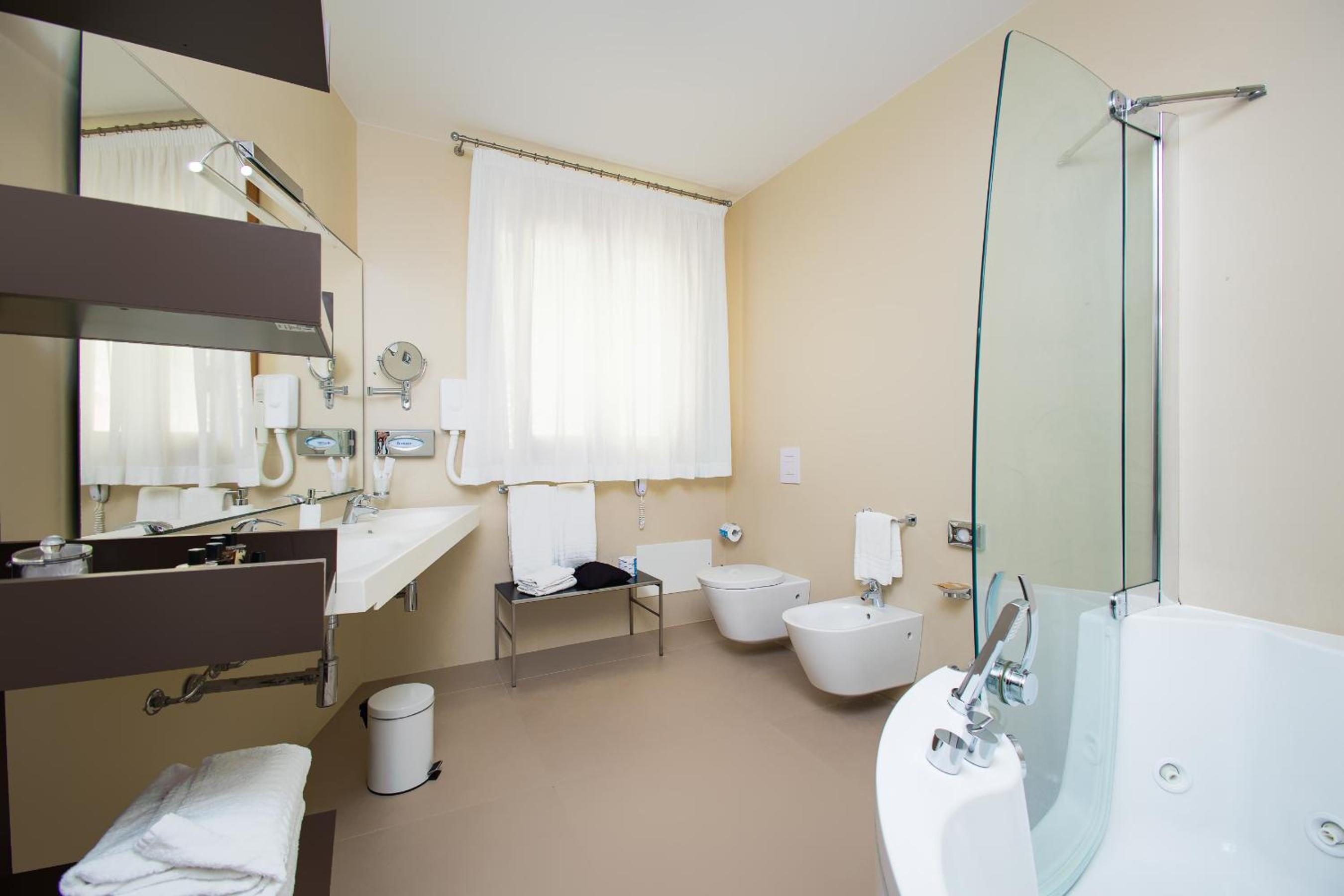 Executive Suite photo 2