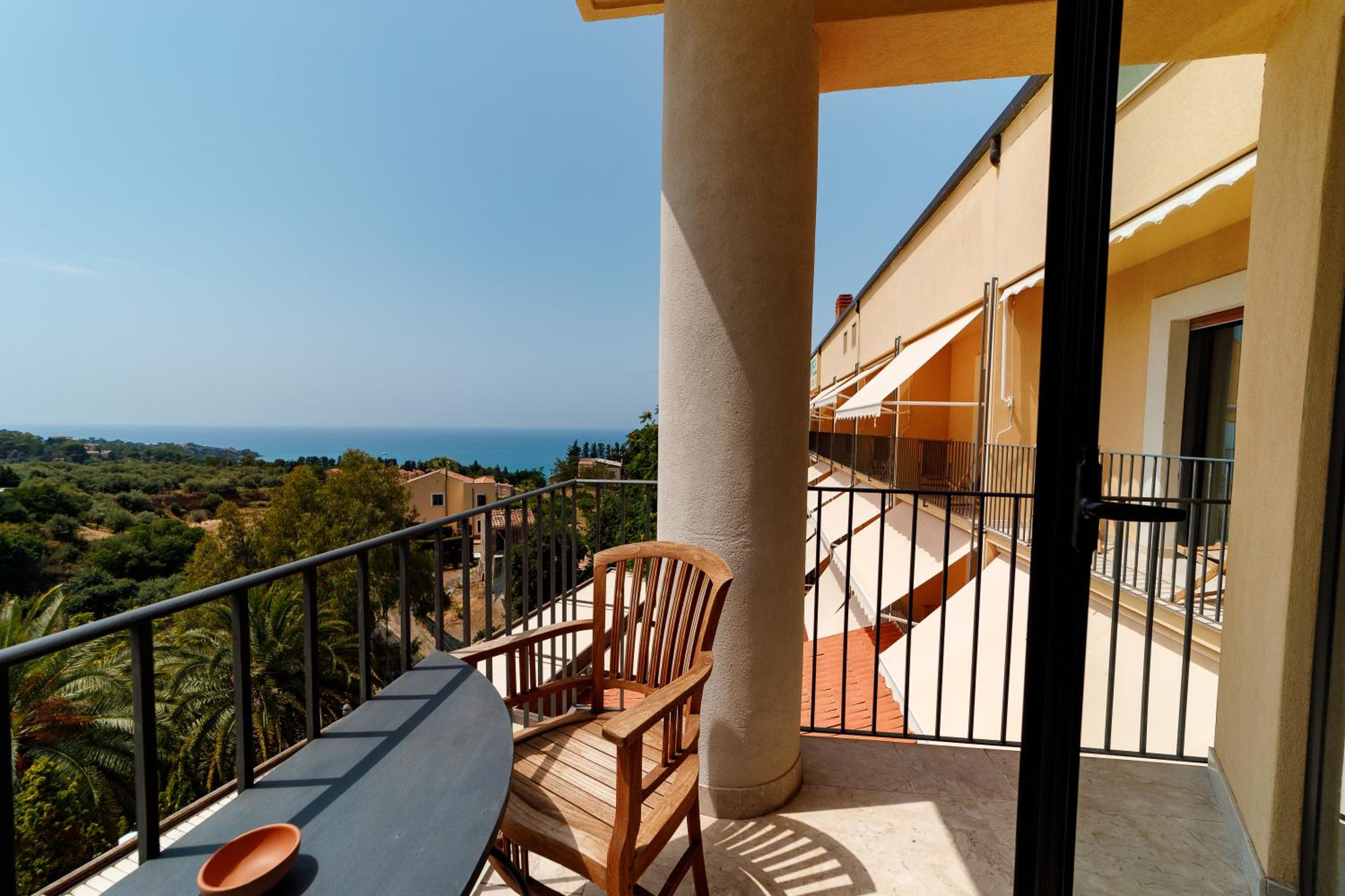 Prestige with Sea View - Photo 5