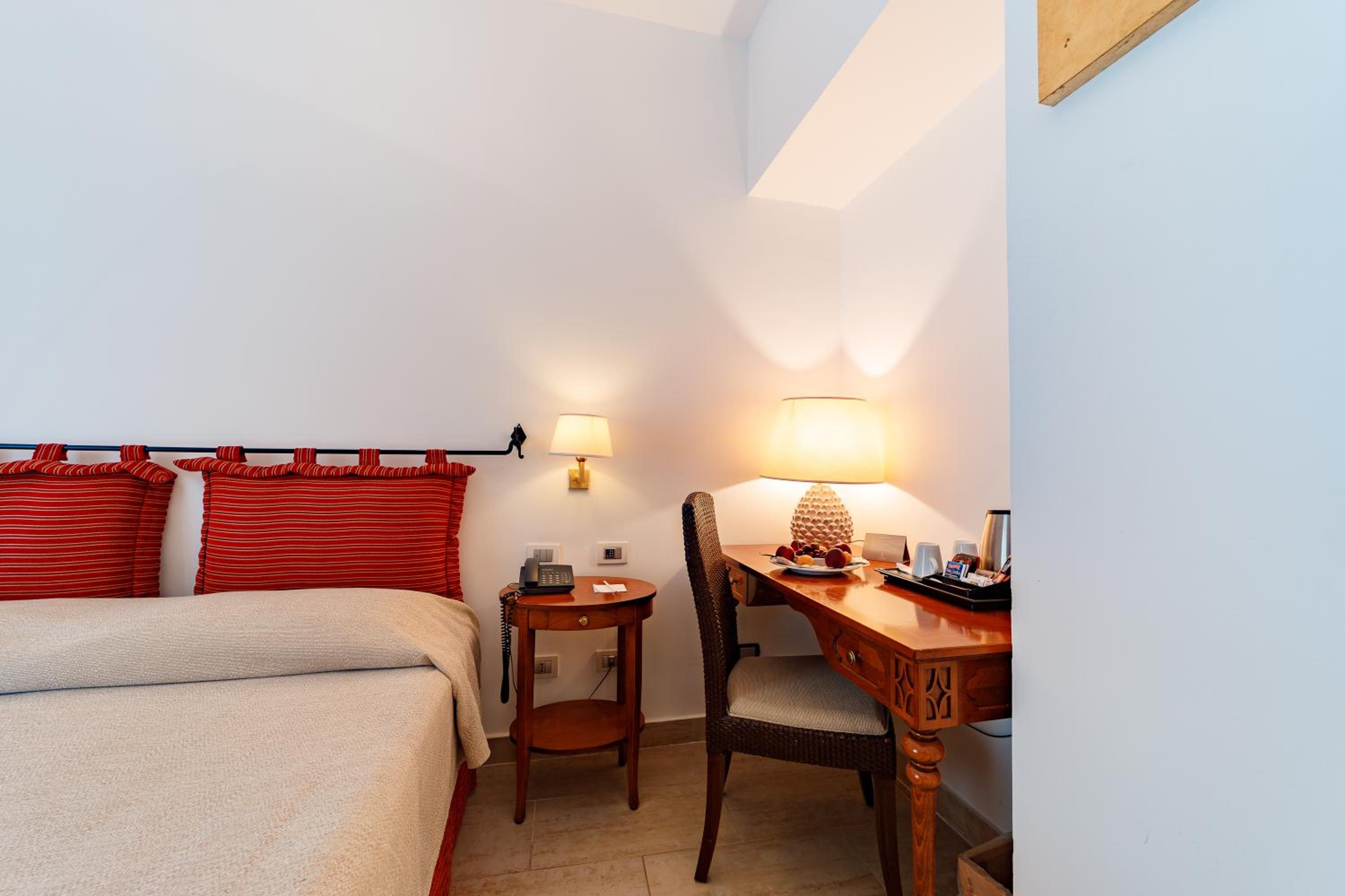 Superior Double Room with Garden View - Photo 9