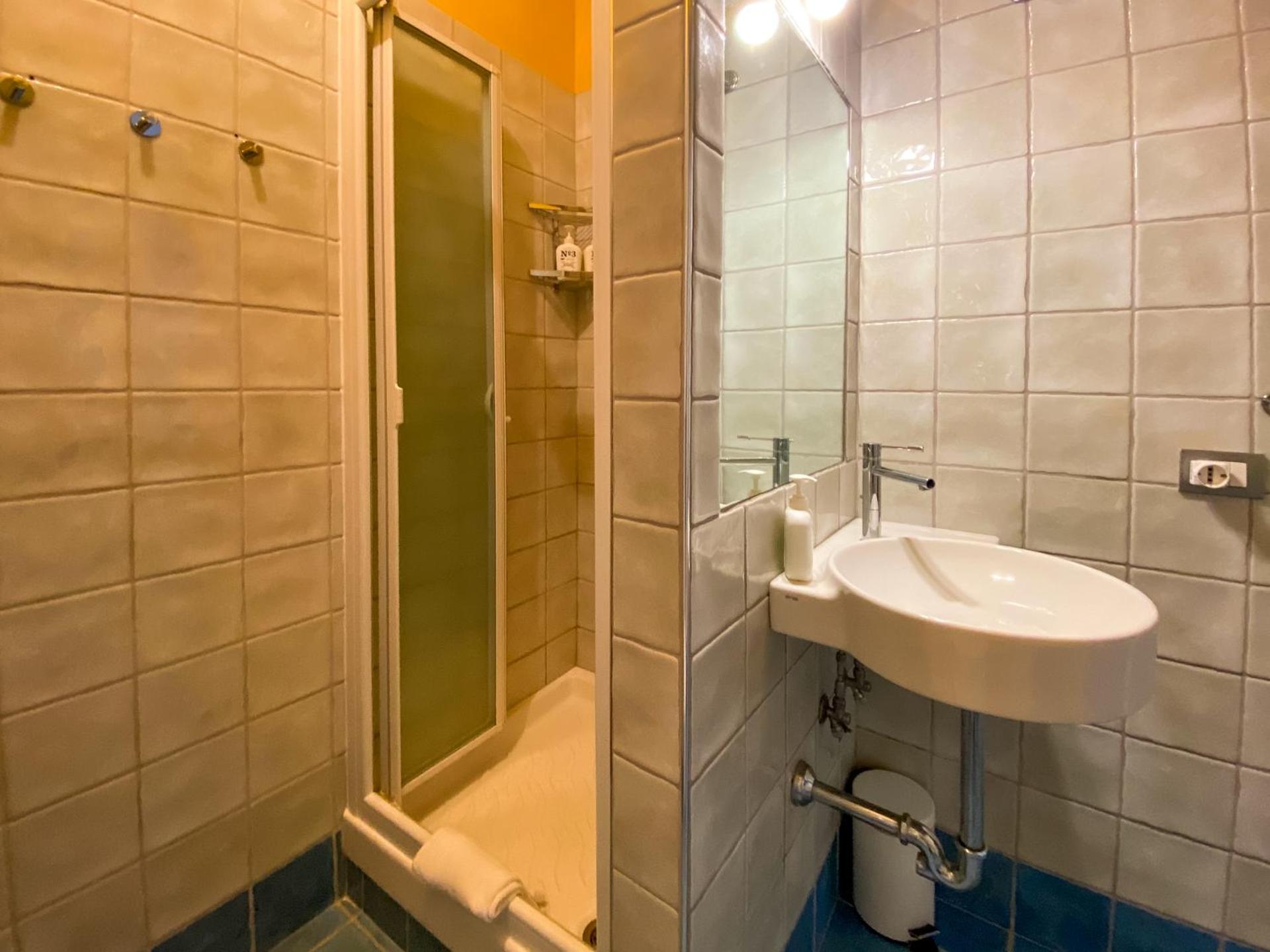 One-Bedroom Apartment - Photo 21