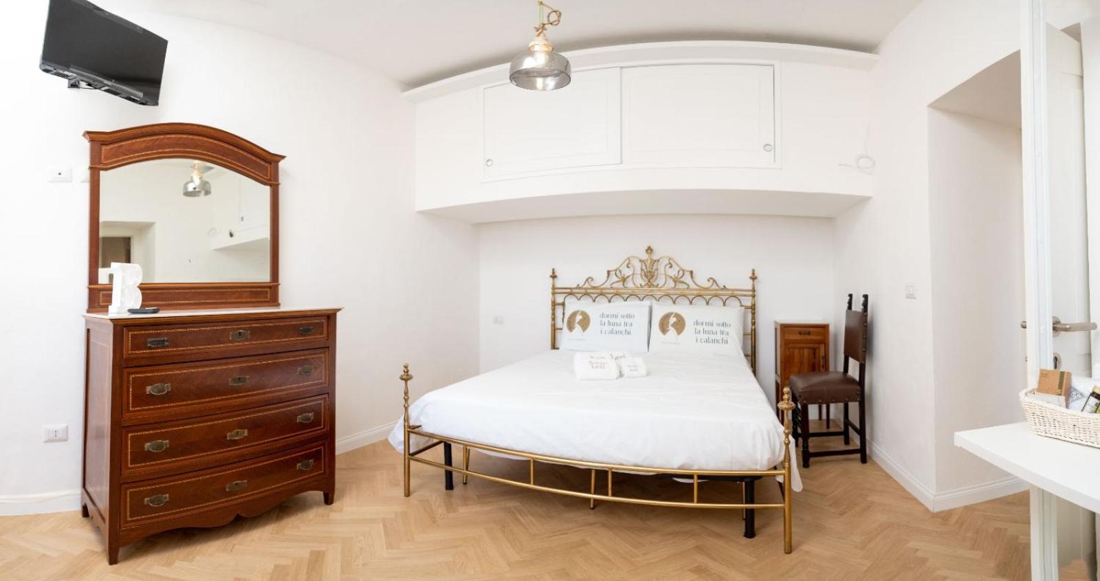 Deluxe Room (2 Adults + 1 Child) photo 3
