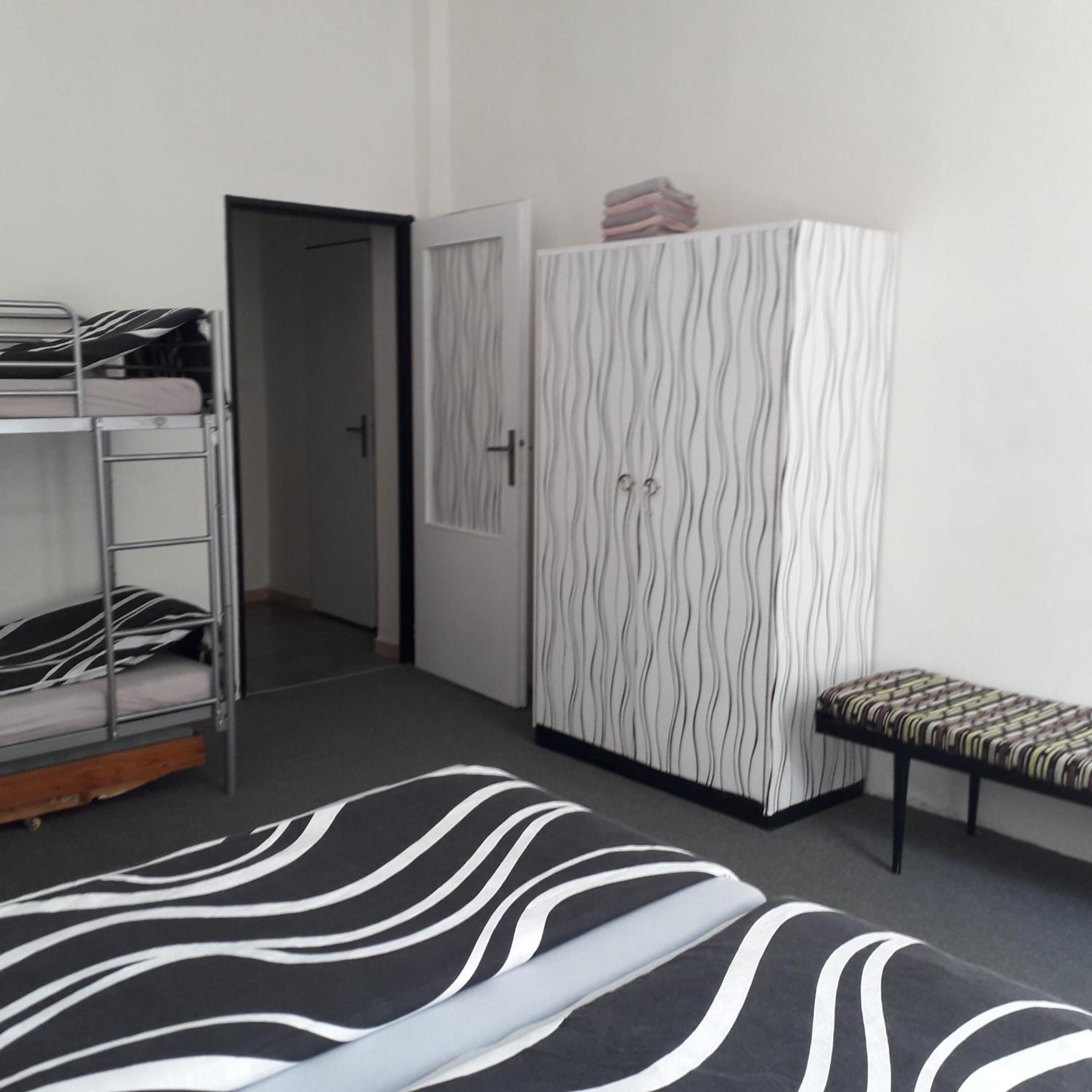 Family Room - Photo 4