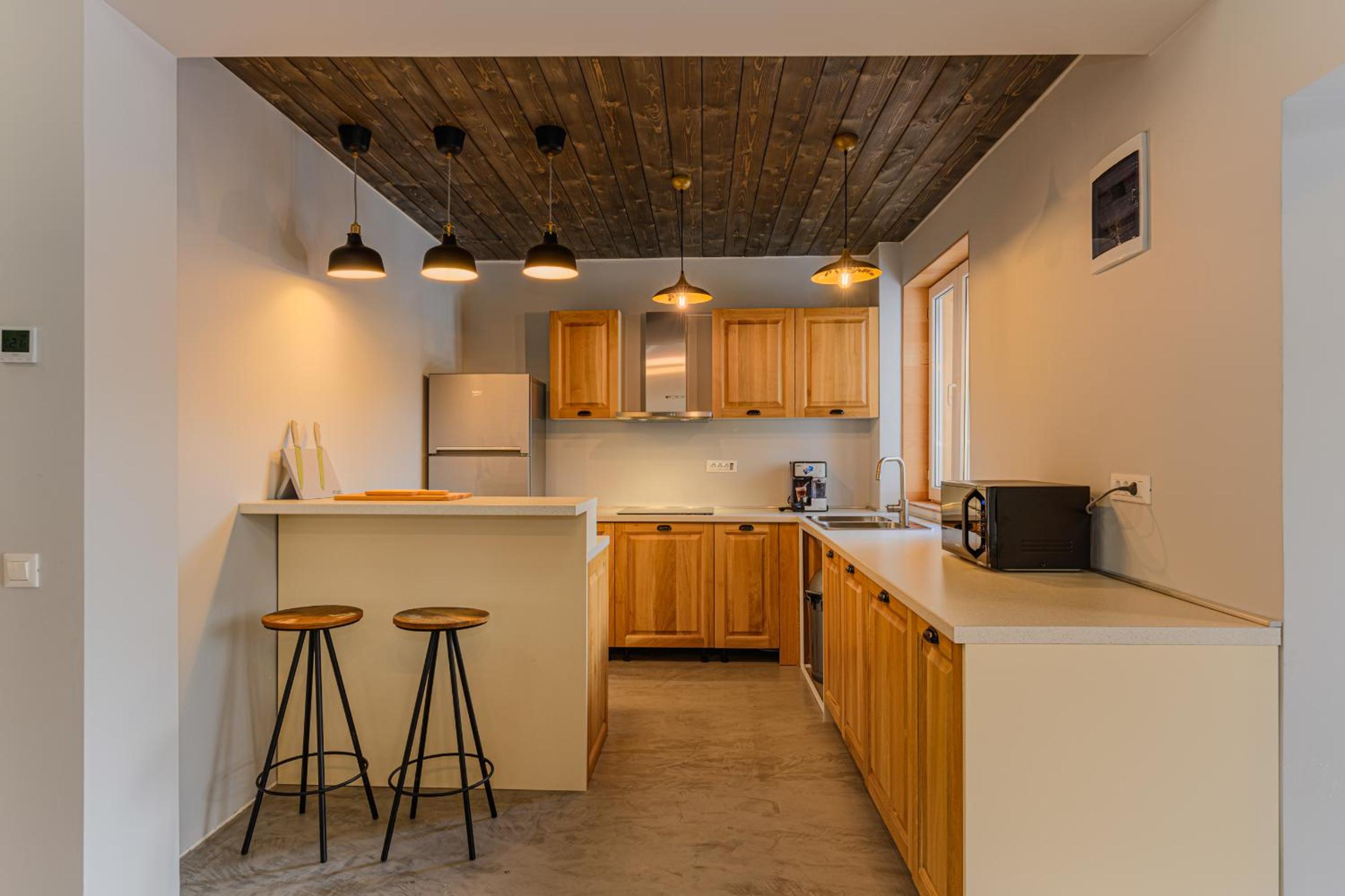 Five-Bedroom House - Photo 60