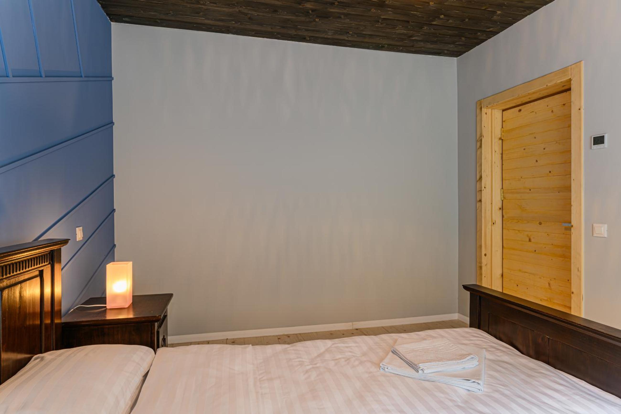 Five-Bedroom House - Photo 61