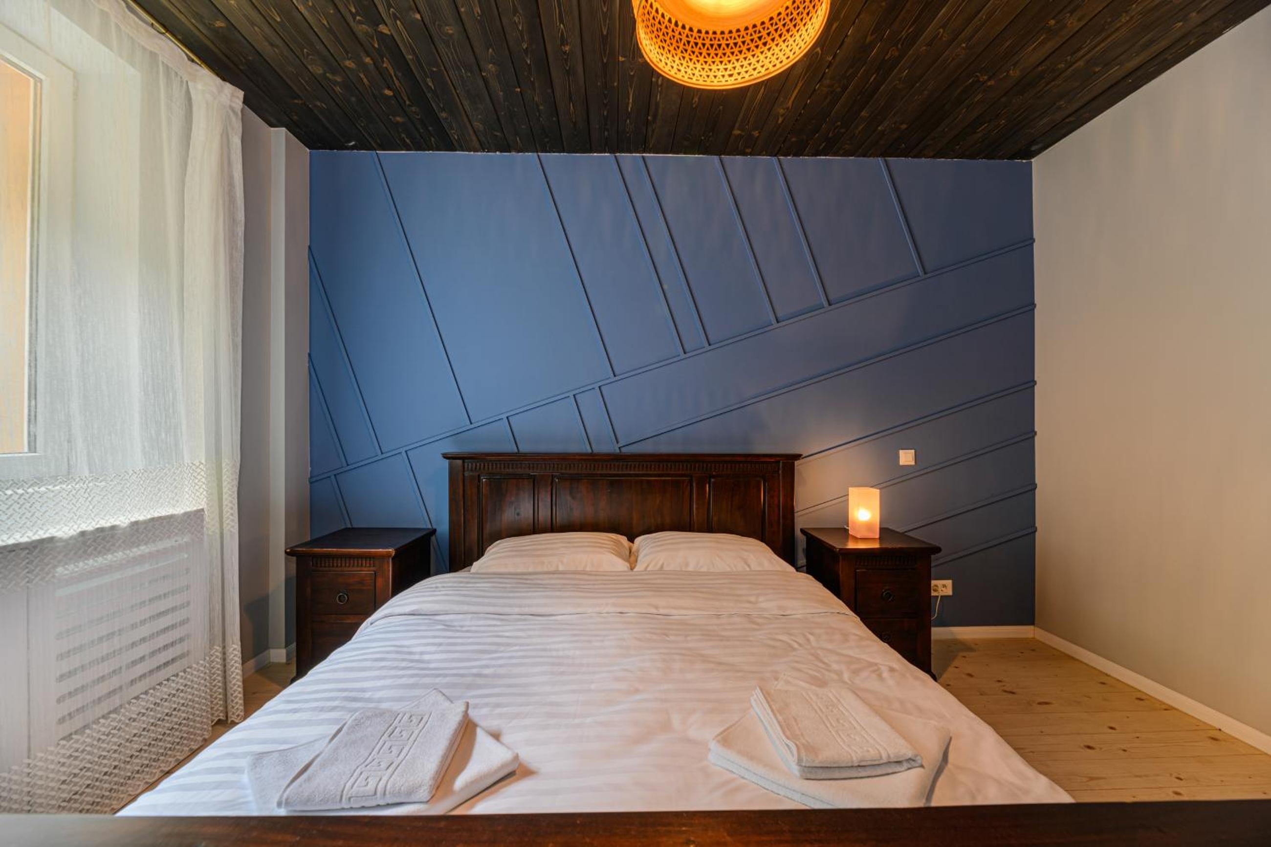 Five-Bedroom House - Photo 24