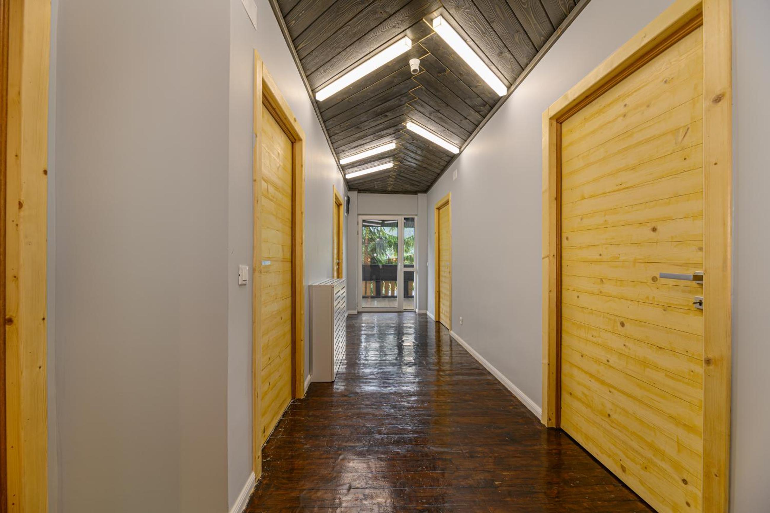 Five-Bedroom House - Photo 72