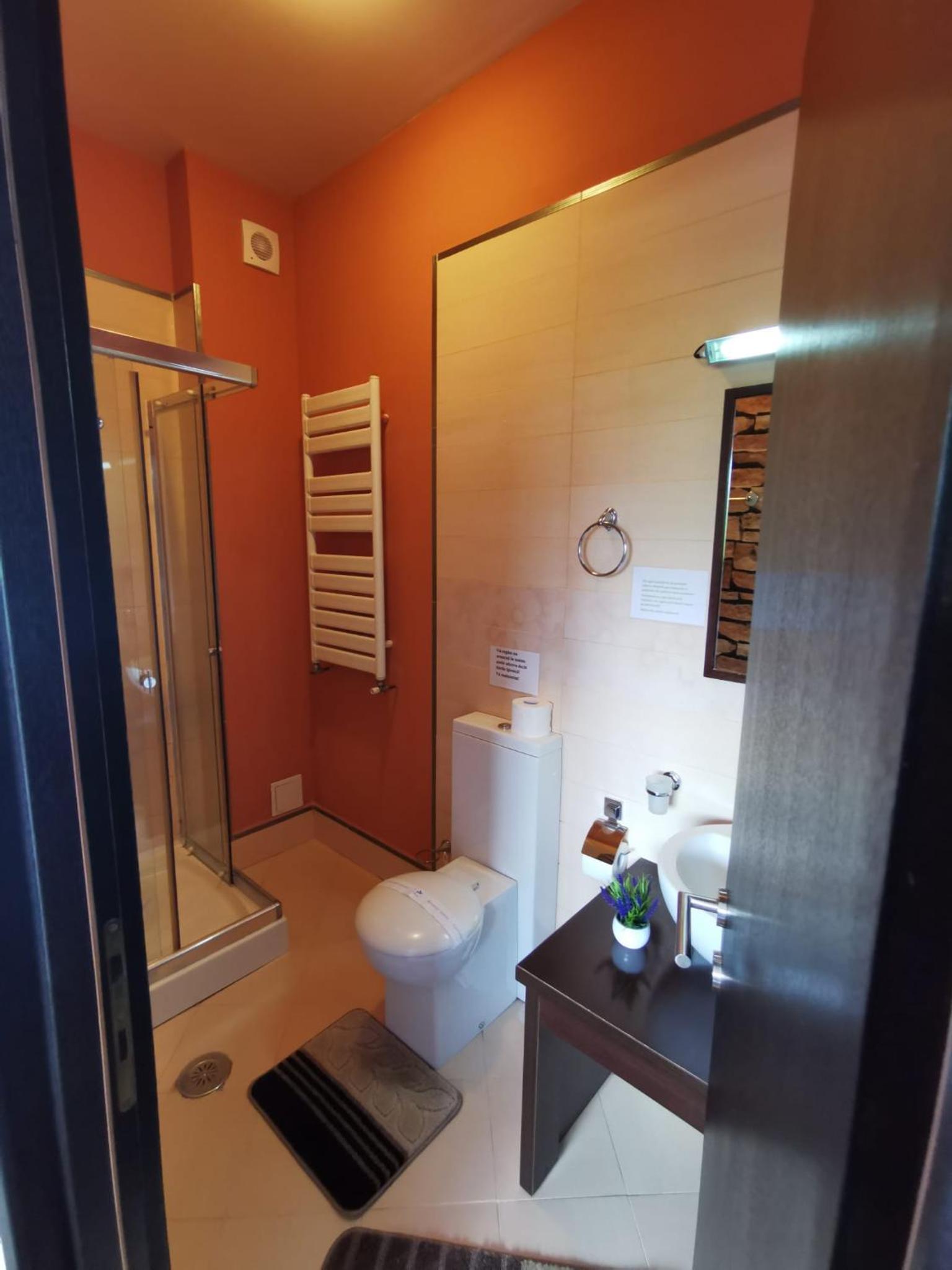 Deluxe Room (2 Adults + 1 Child) - Photo 8
