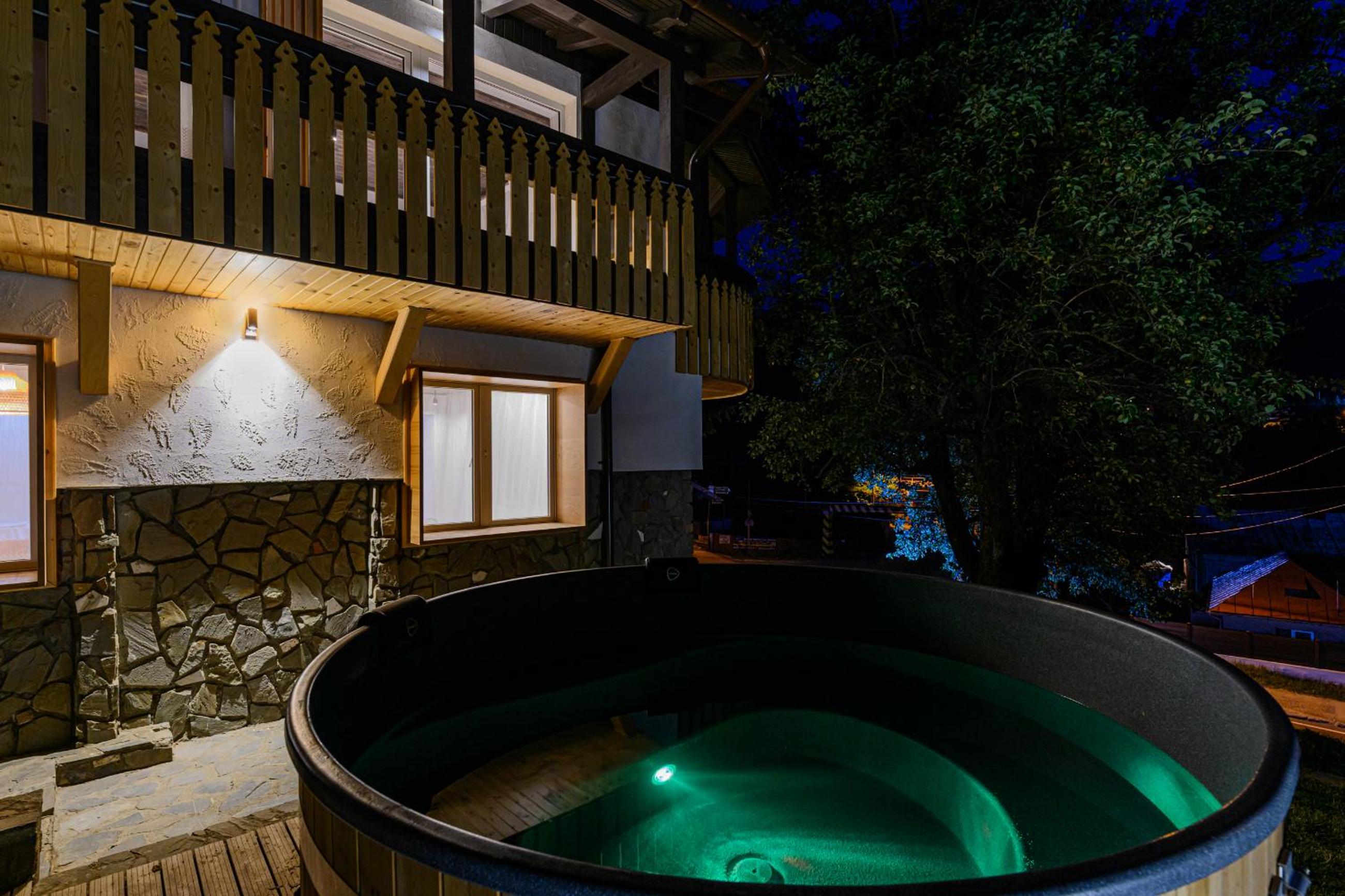 Five-Bedroom House - Photo 45