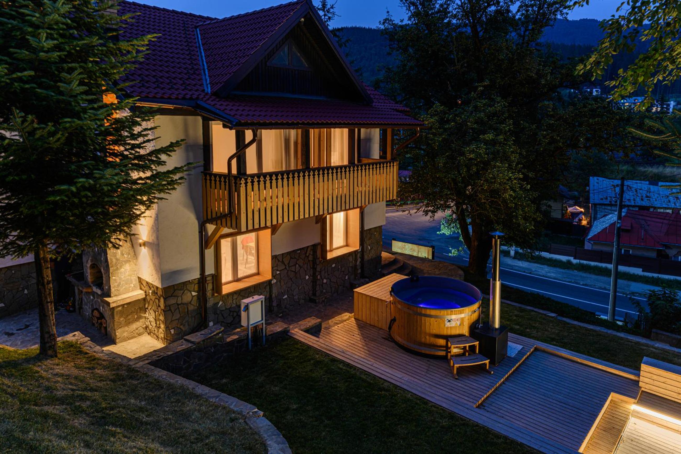 Five-Bedroom House - Photo 49