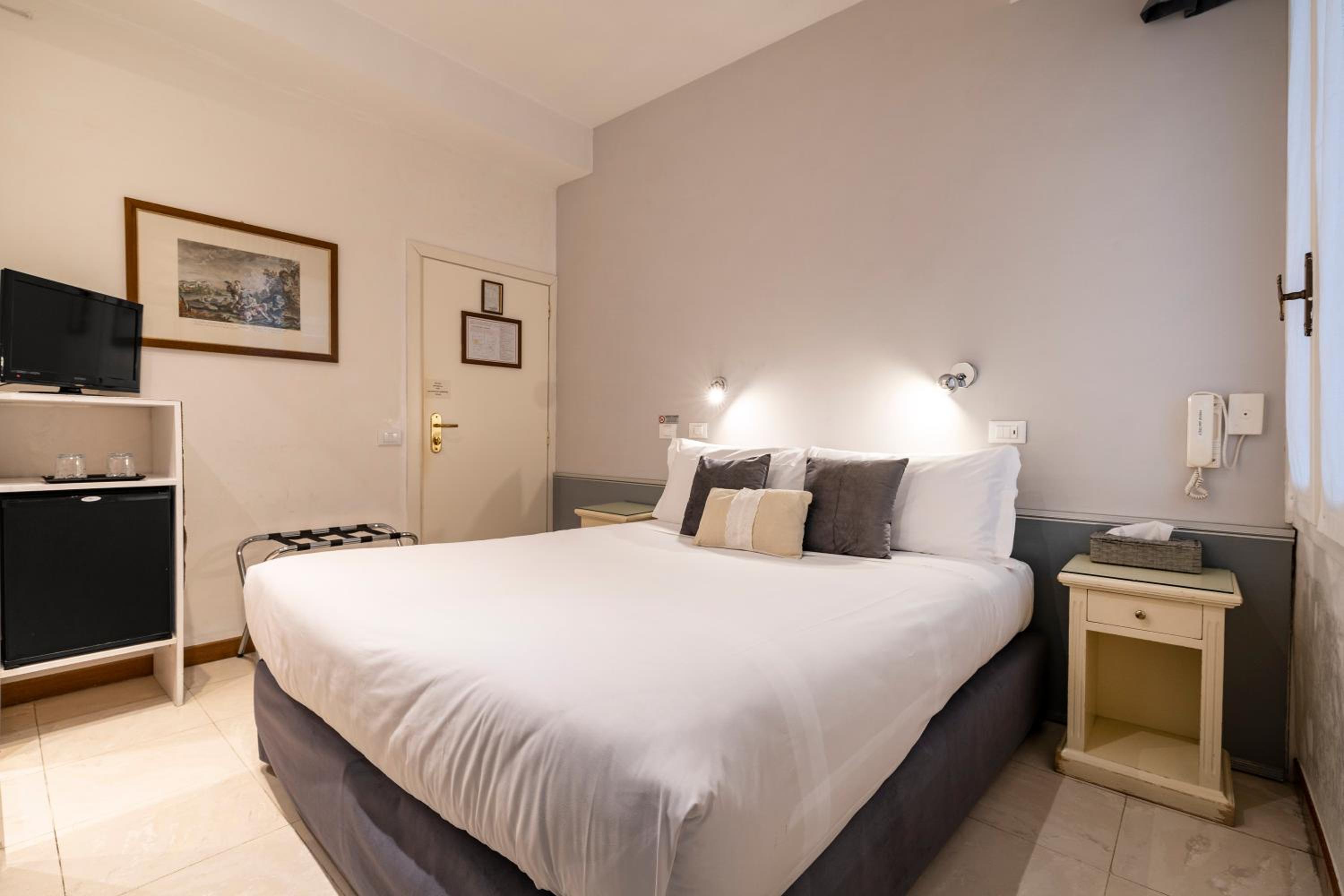 Small Double Room photo 3