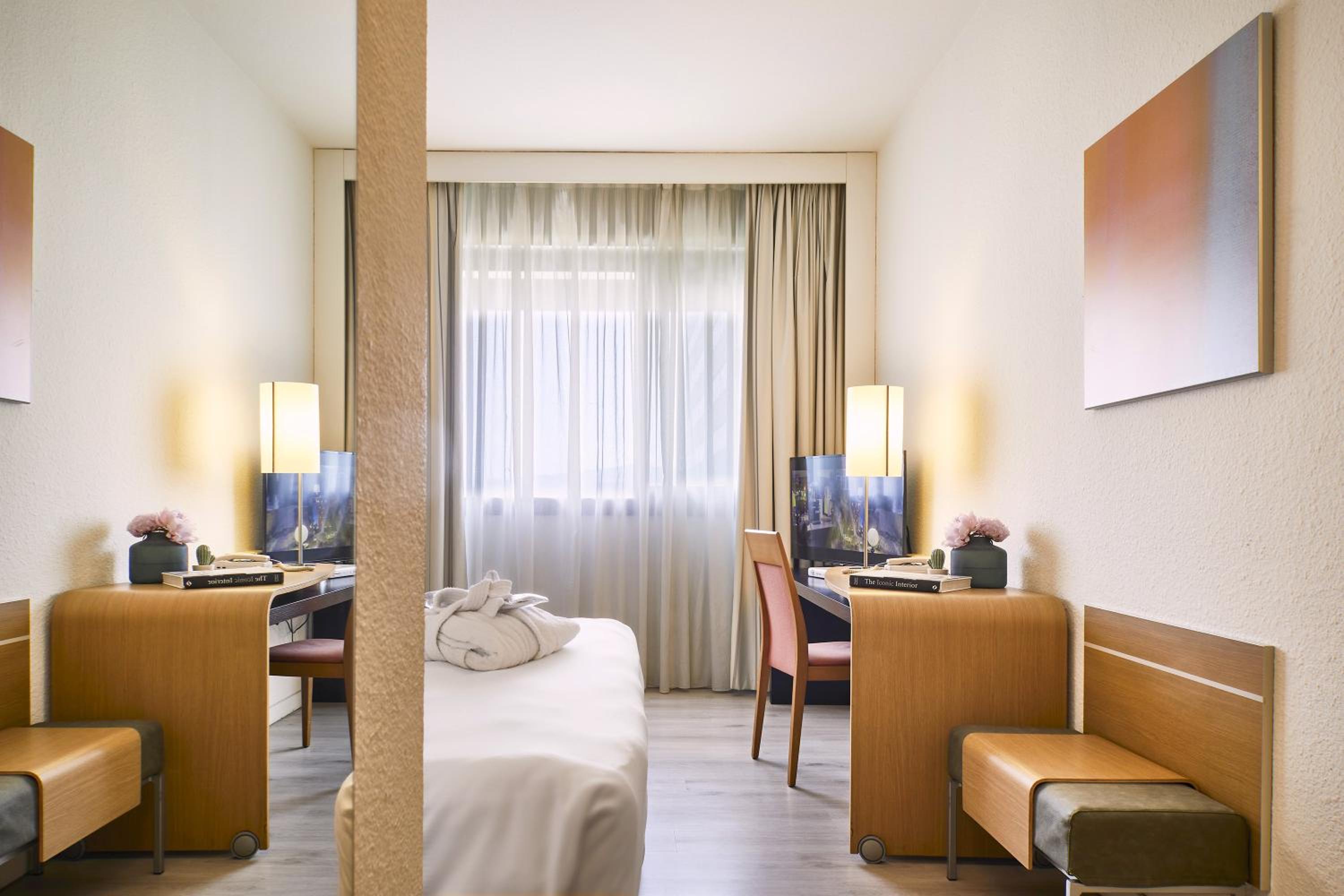 Deluxe Double Room - Photo 7