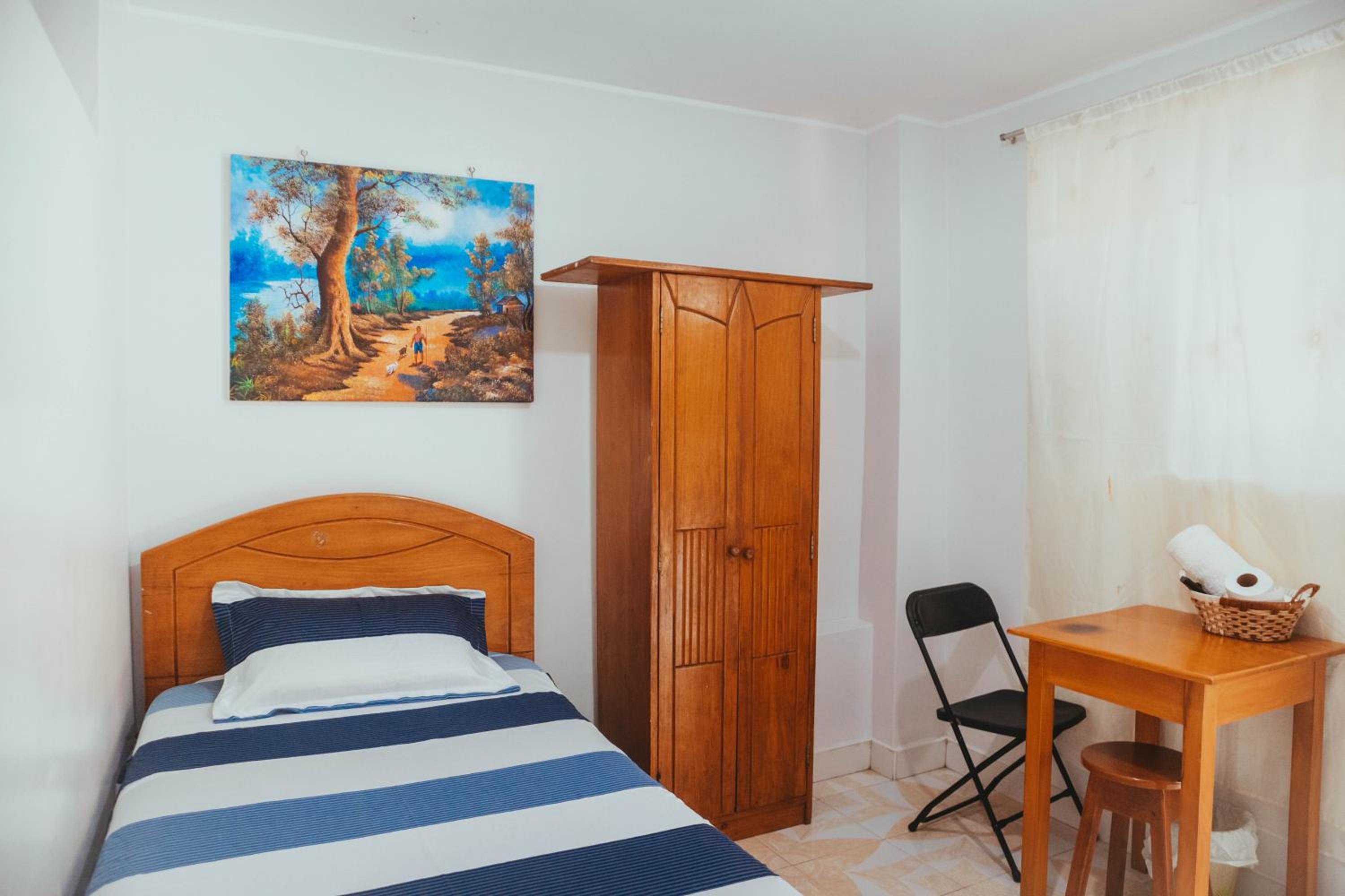 Single Room with Bathroom photo 1