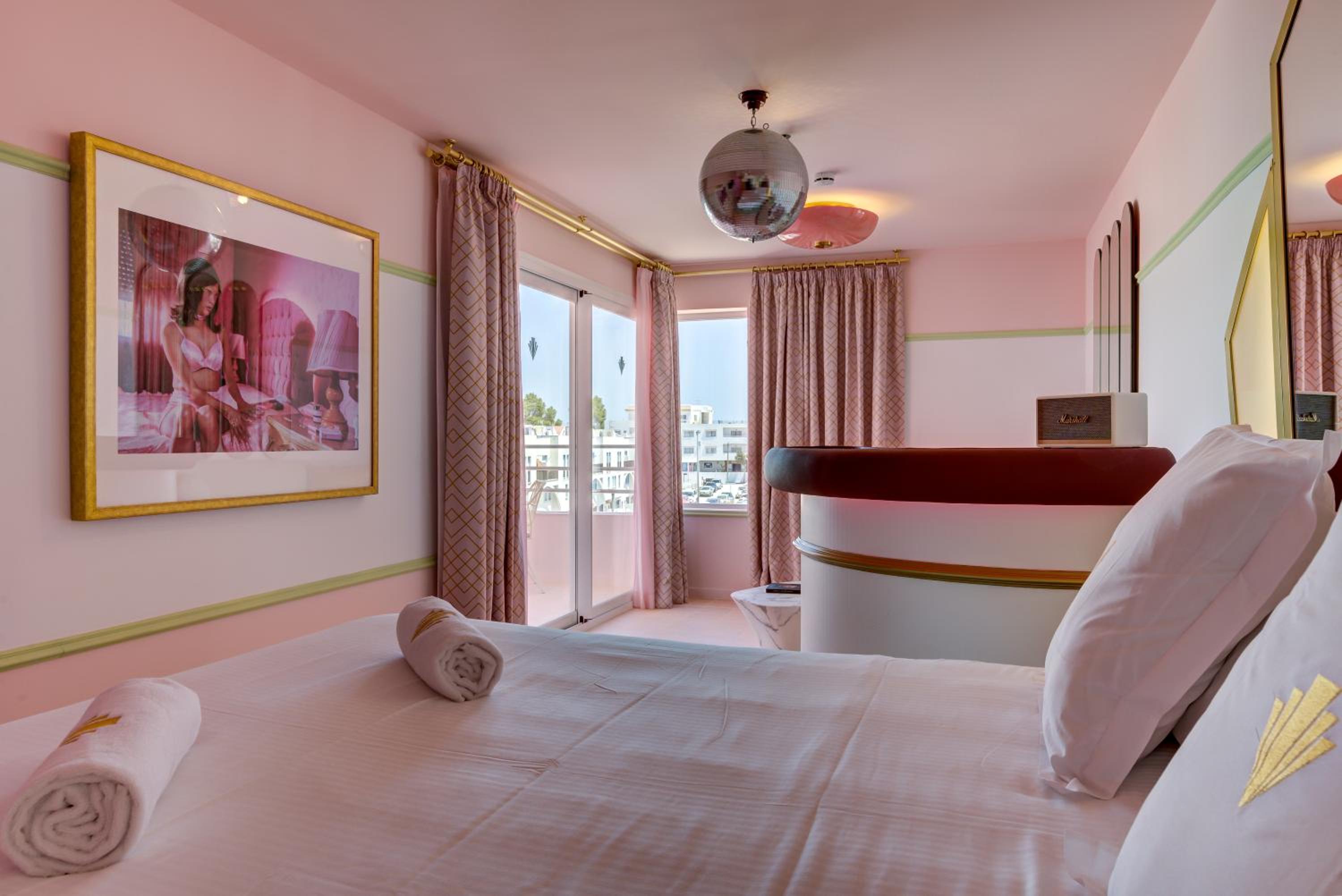 Suite - Photo 4