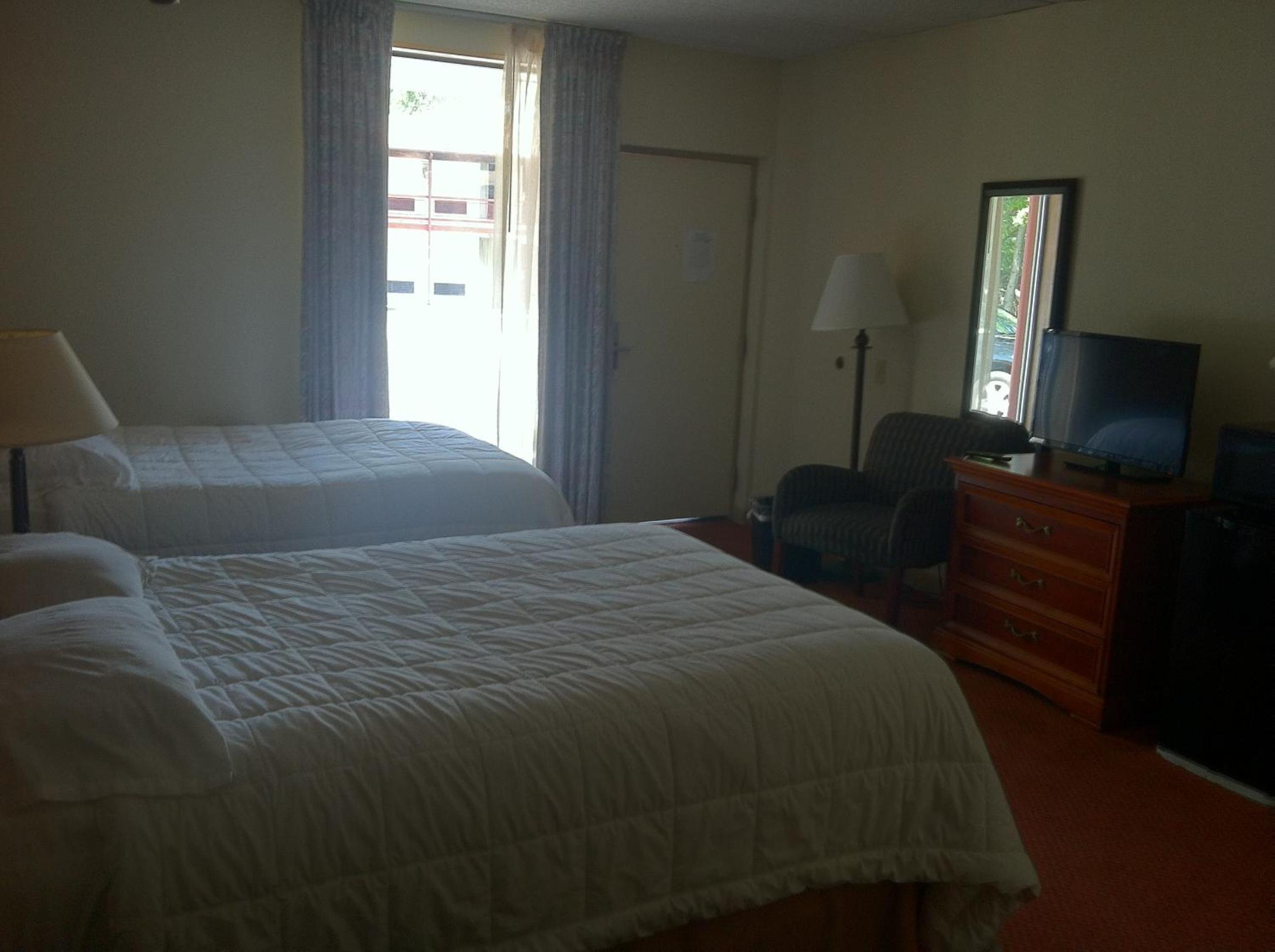 Double Room with Two Double Beds photo 3
