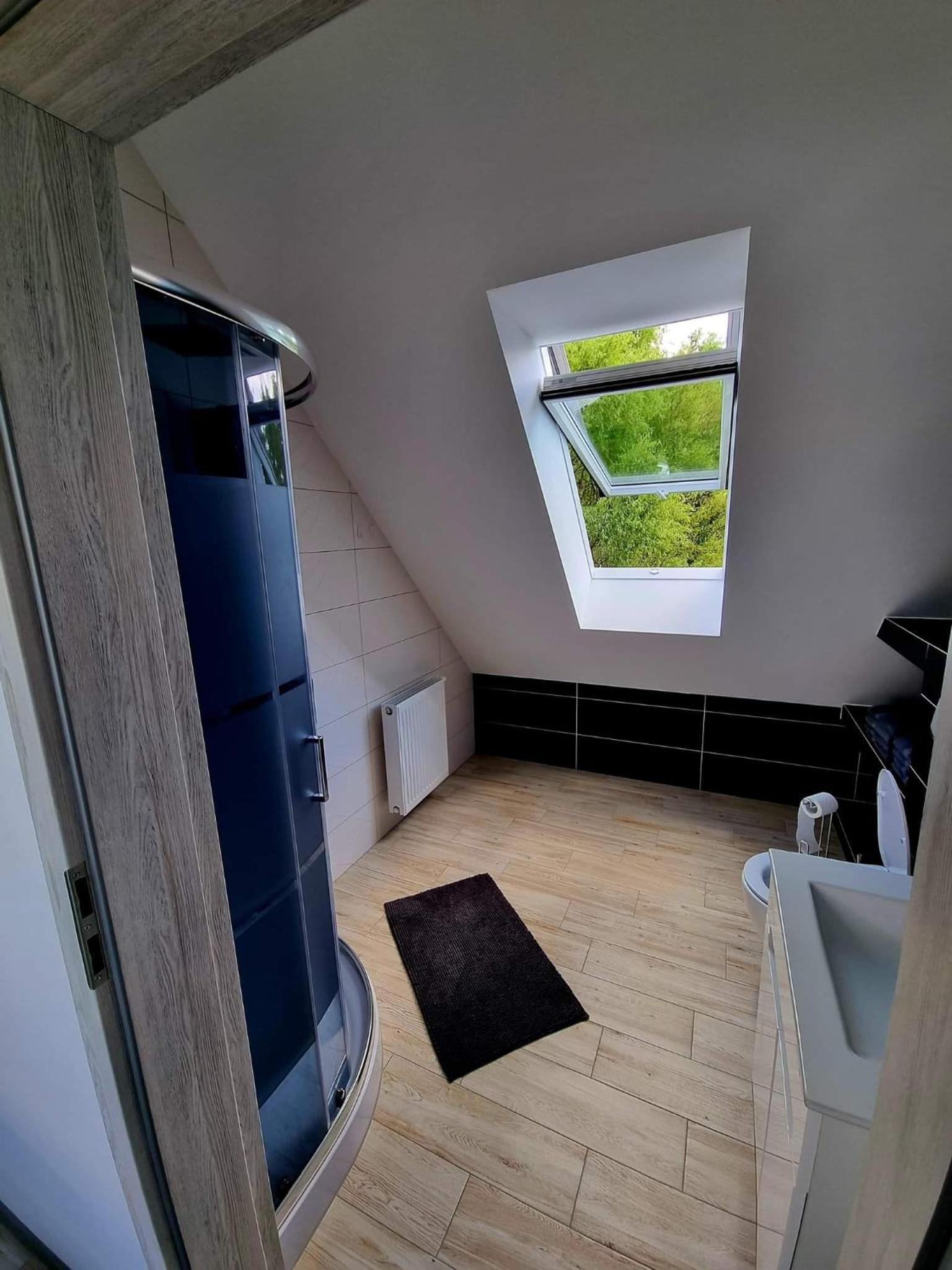 Apartment with Balcony - Photo 7