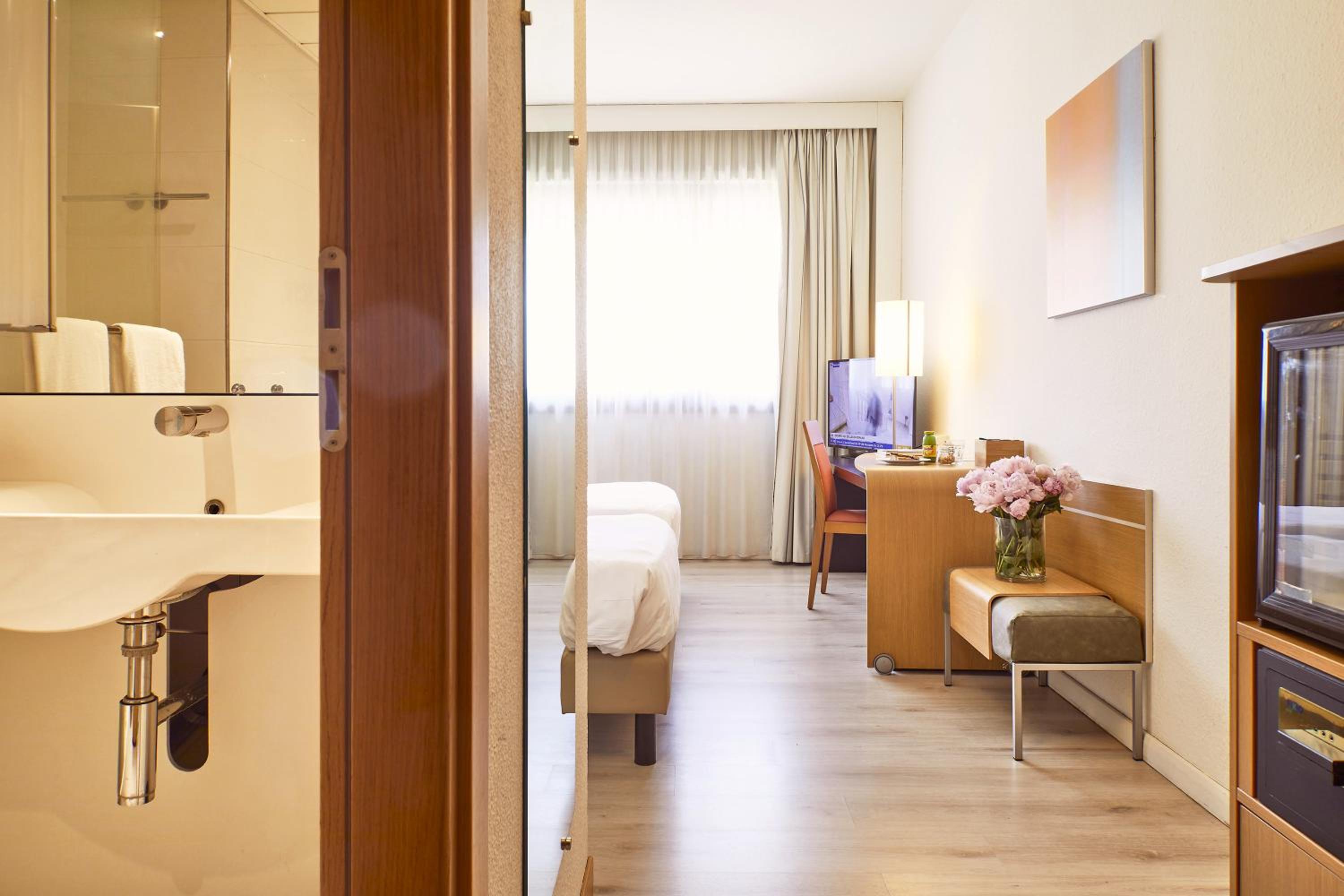 Superior Twin Room - Photo 3