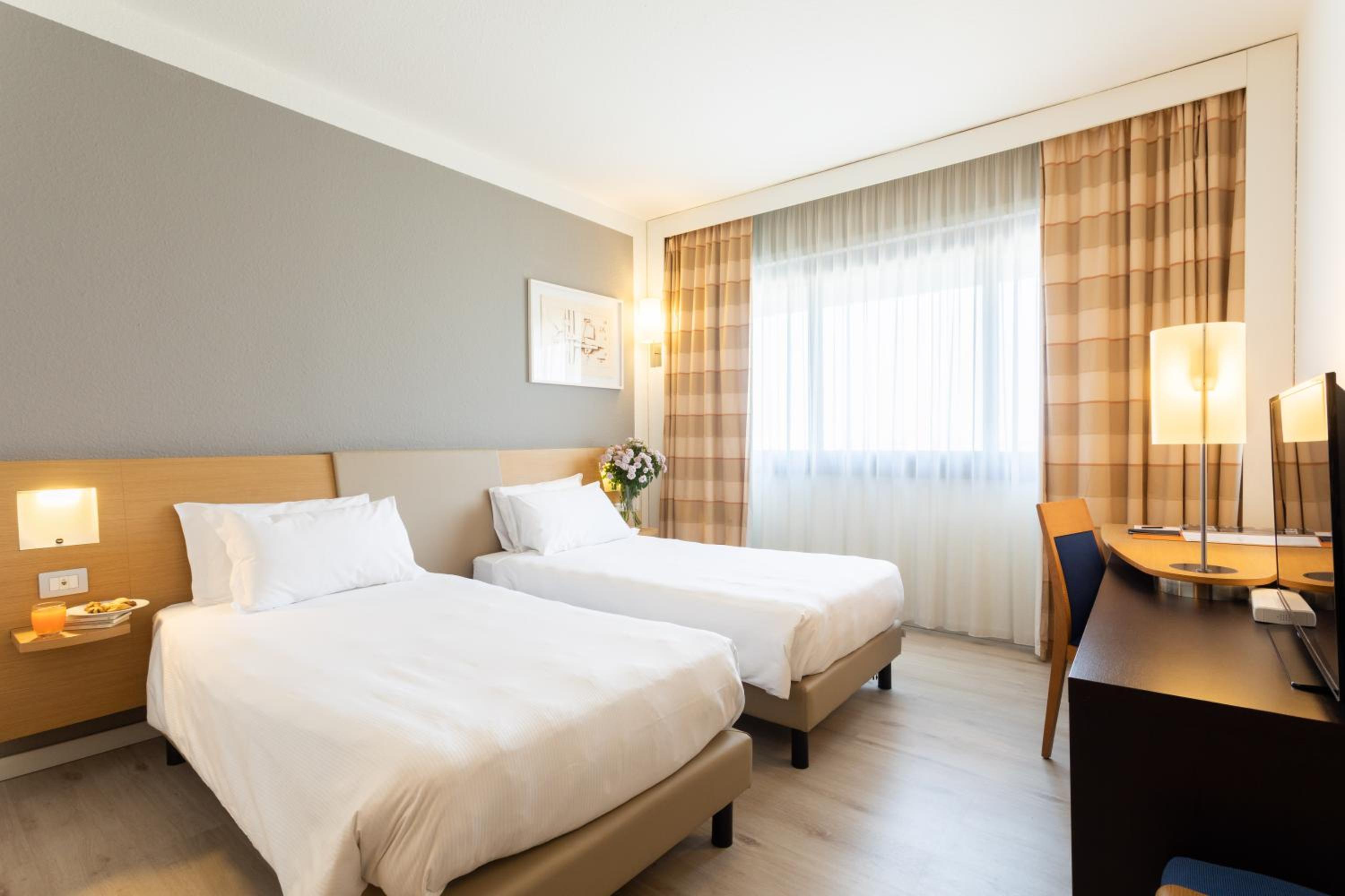 Superior Twin Room - Photo 1
