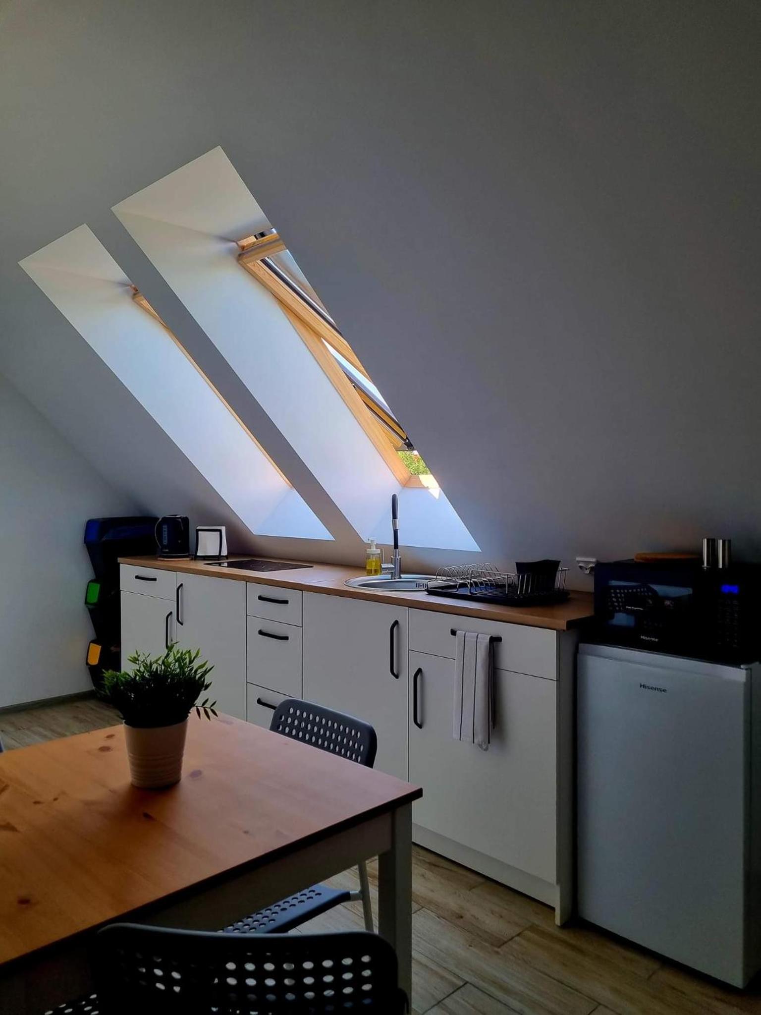 Apartment with Balcony - Photo 10