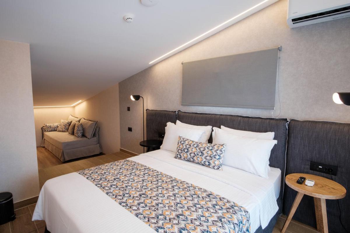Two-Bedroom Villa - Photo 3