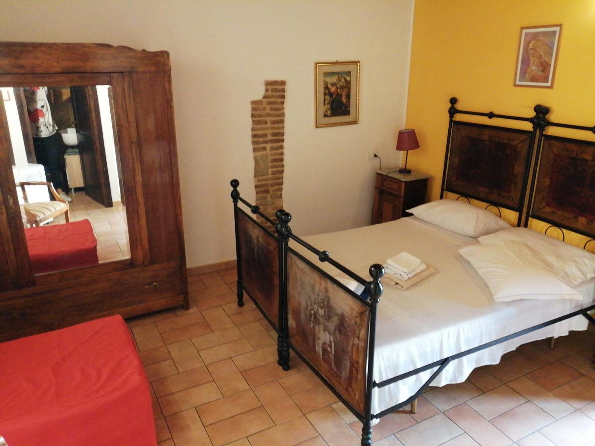 Double Room - Photo 13