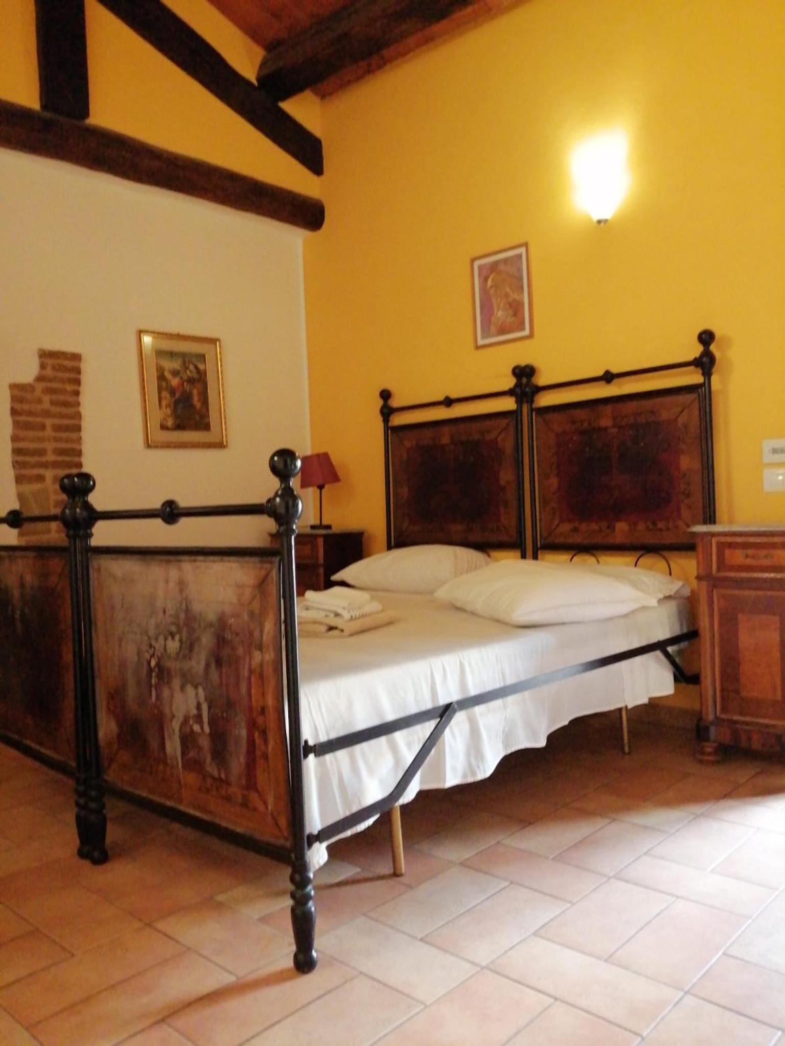 Double Room - Photo 12