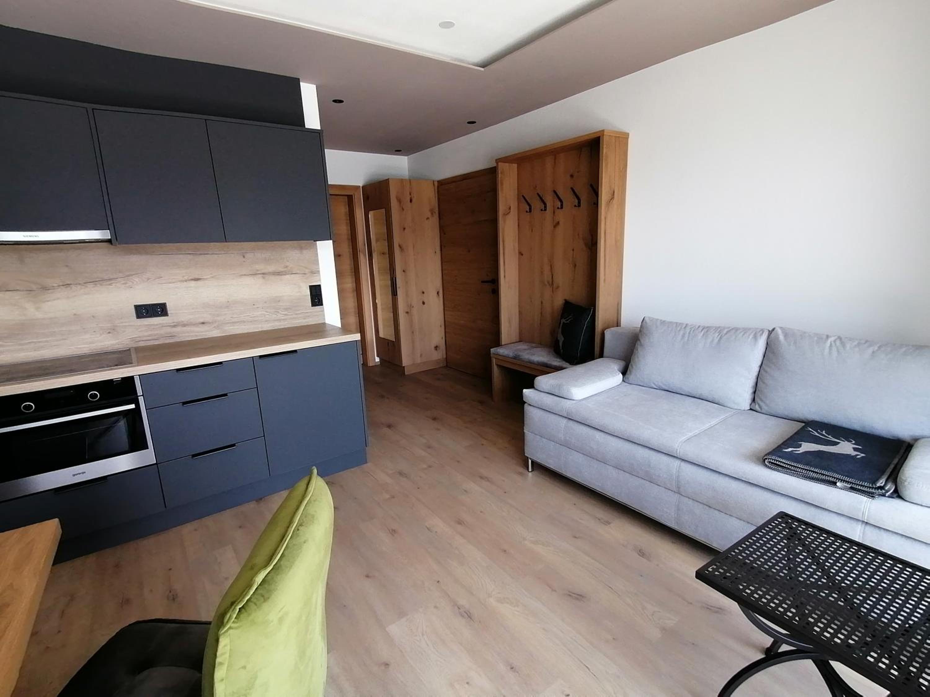One-Bedroom Apartment photo 1