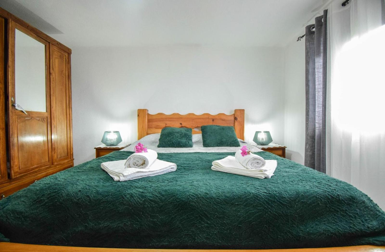 Three-Bedroom House - Photo 30