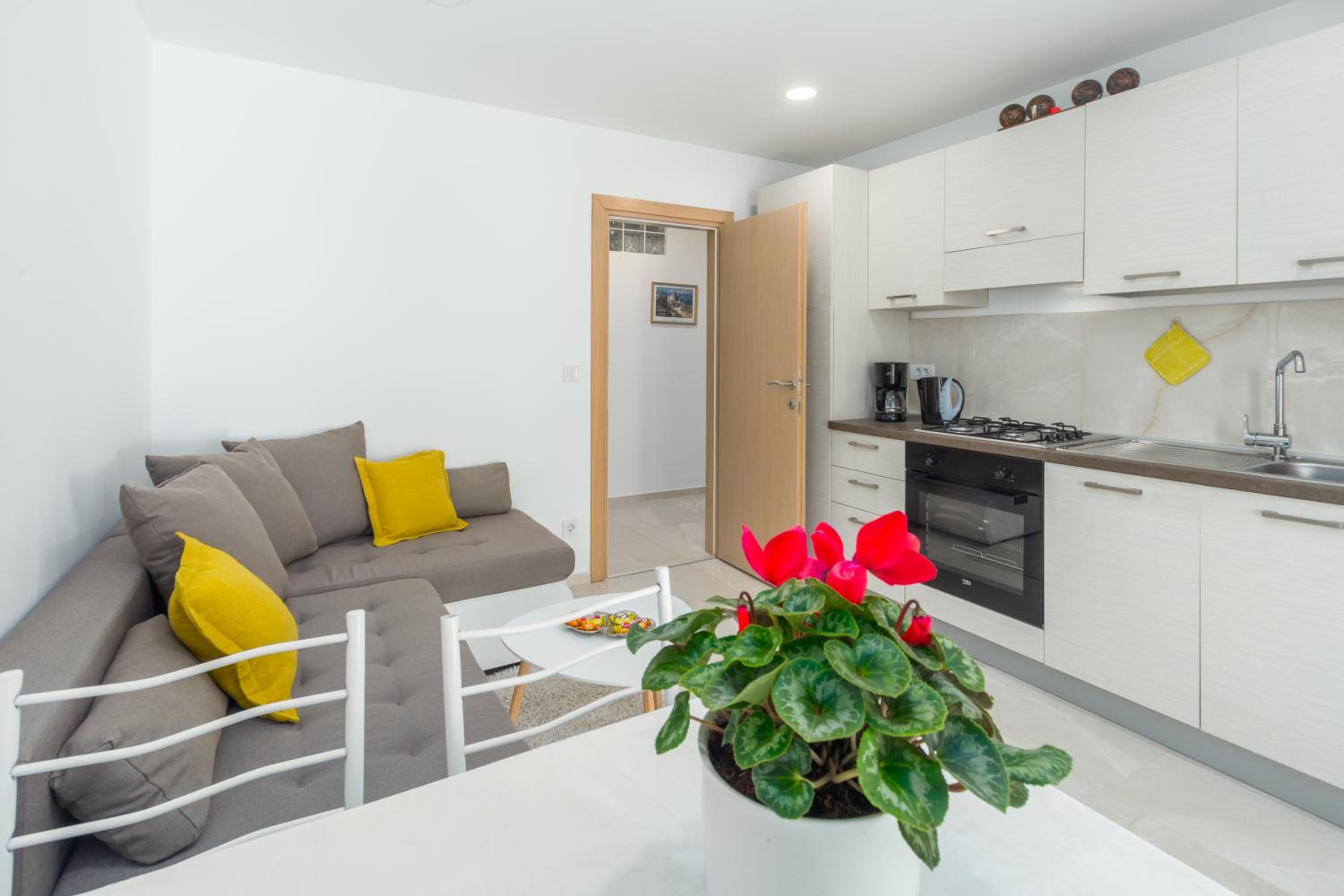 Two-Bedroom Apartment - Photo 6