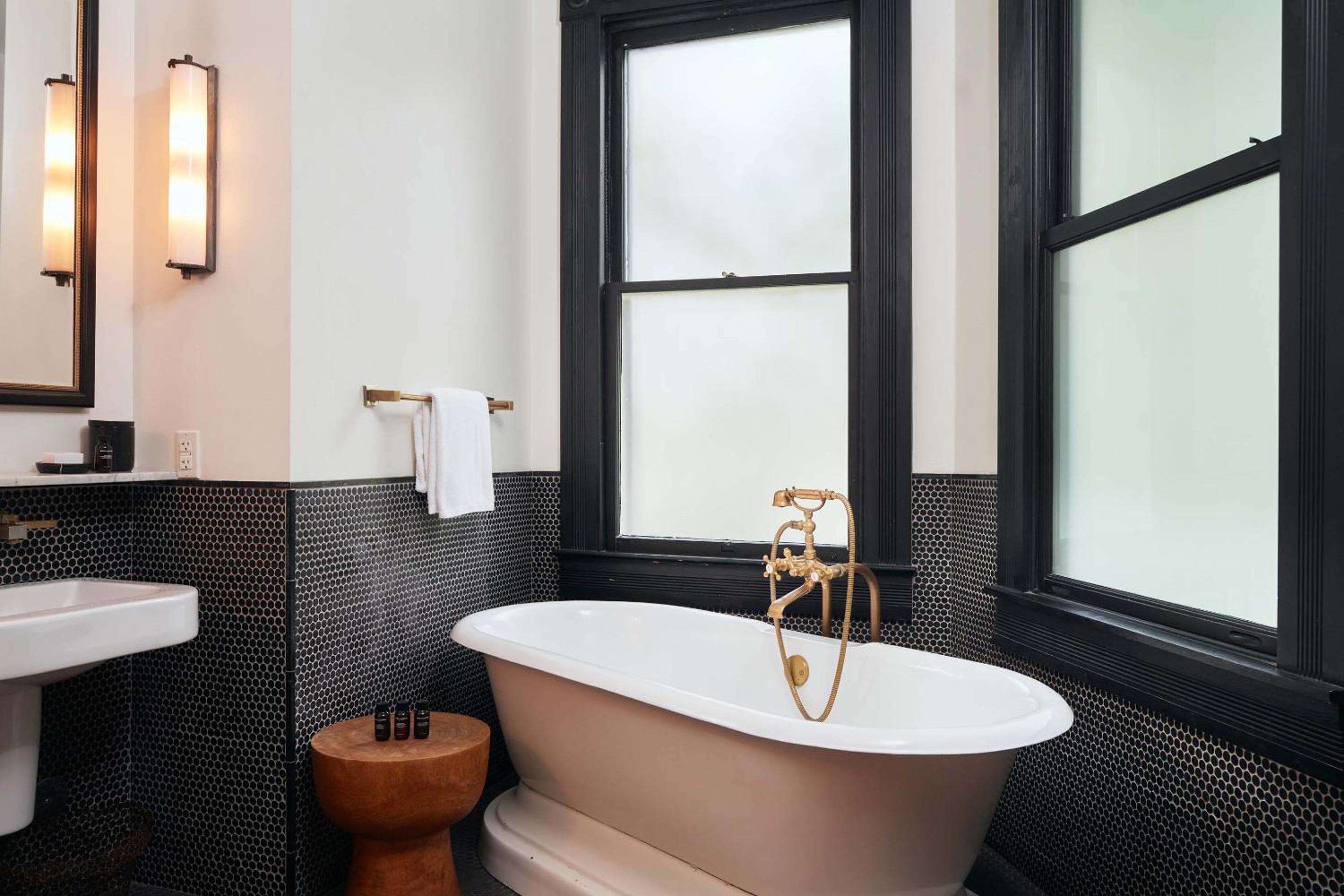 Superior King Suite