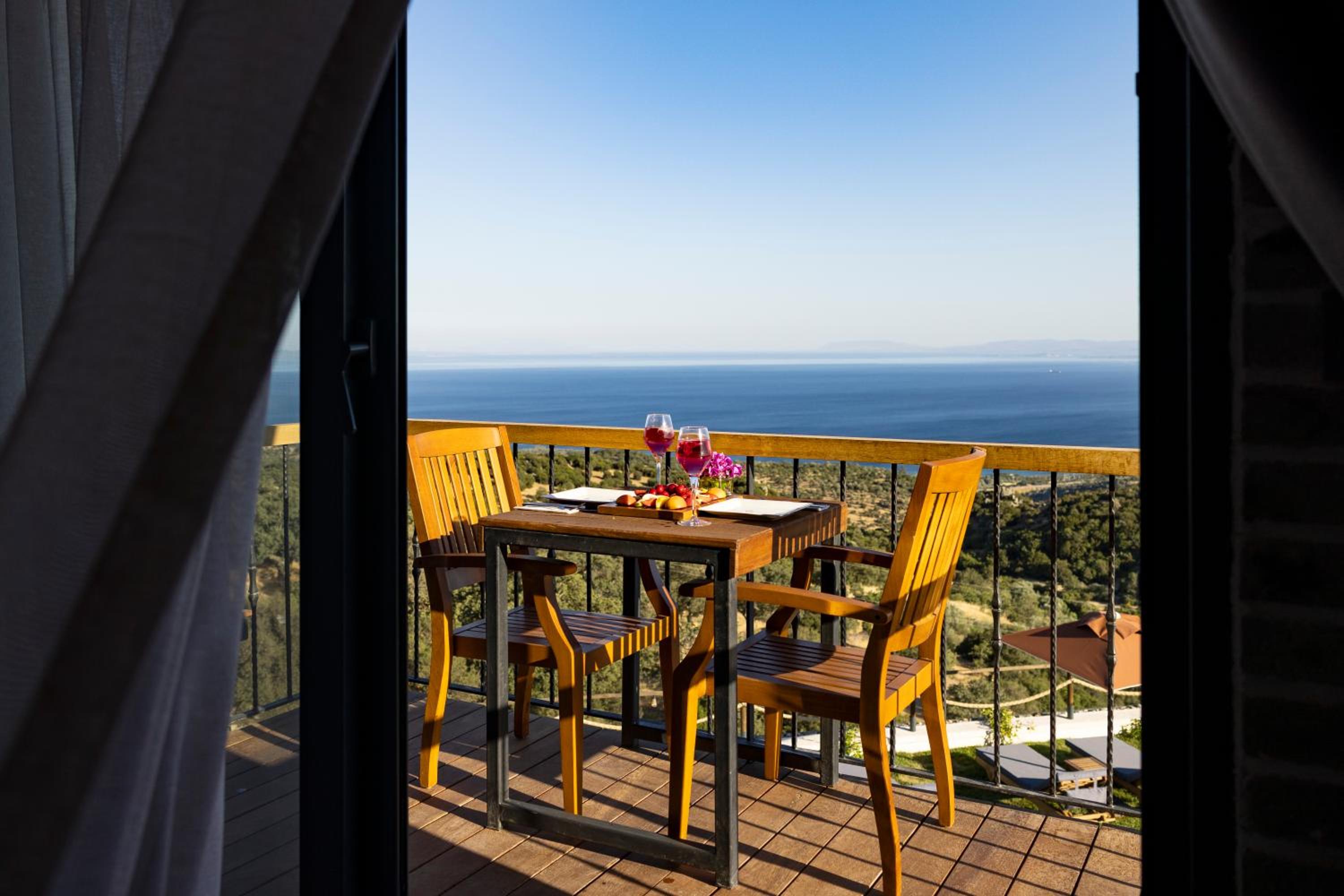Deluxe Double Room with Sea View photo 2