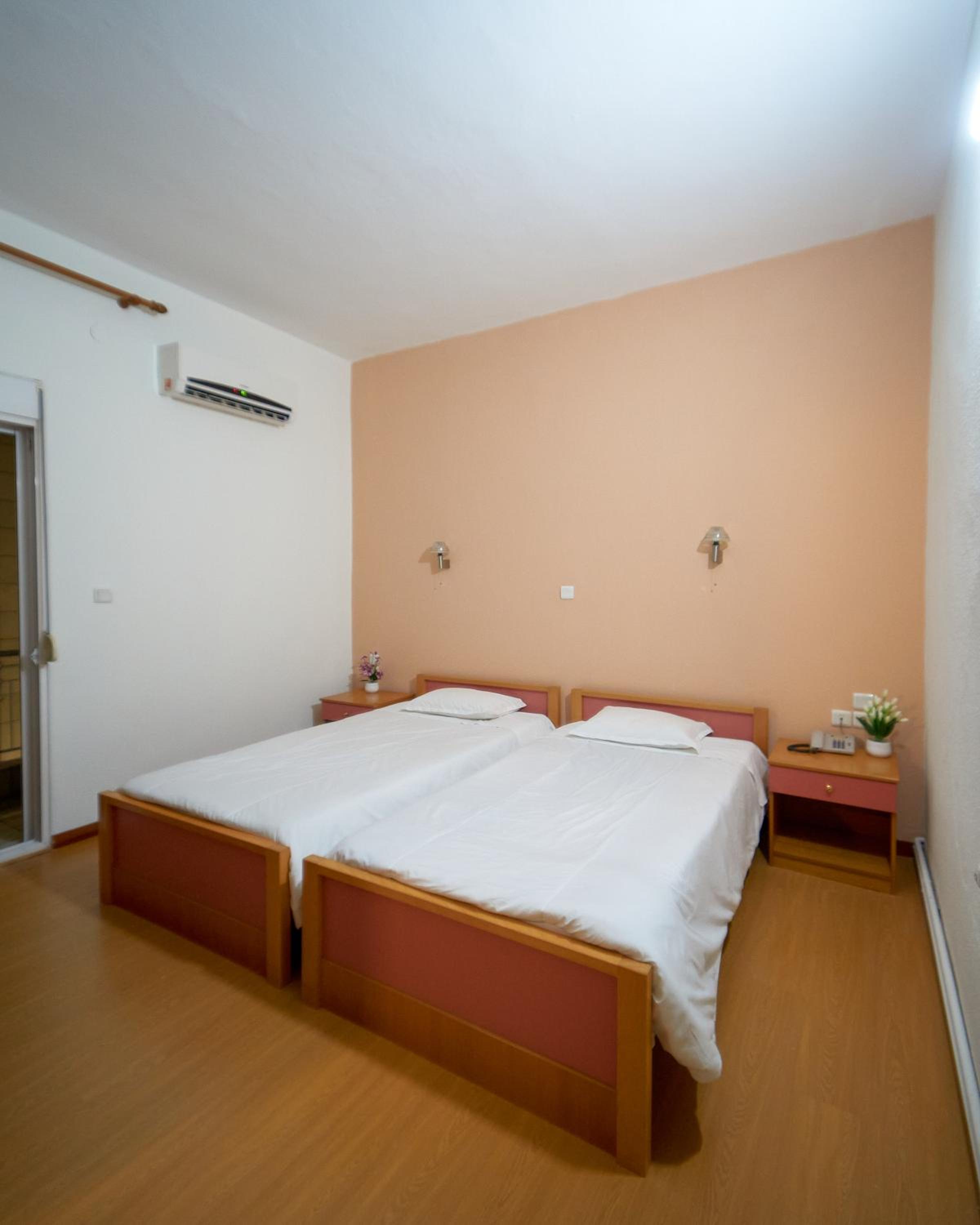 Twin Room - Photo 1