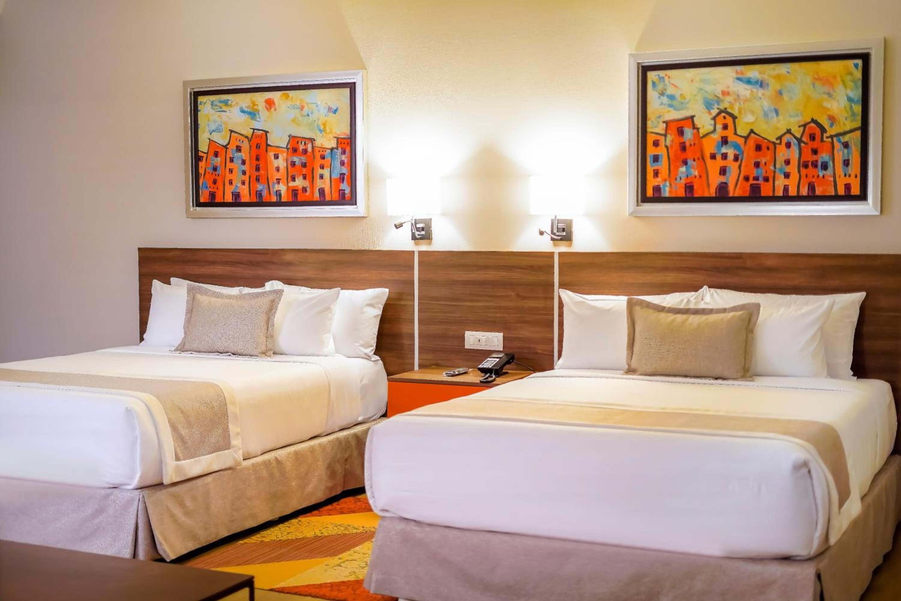 Suite with City View - Photo 1