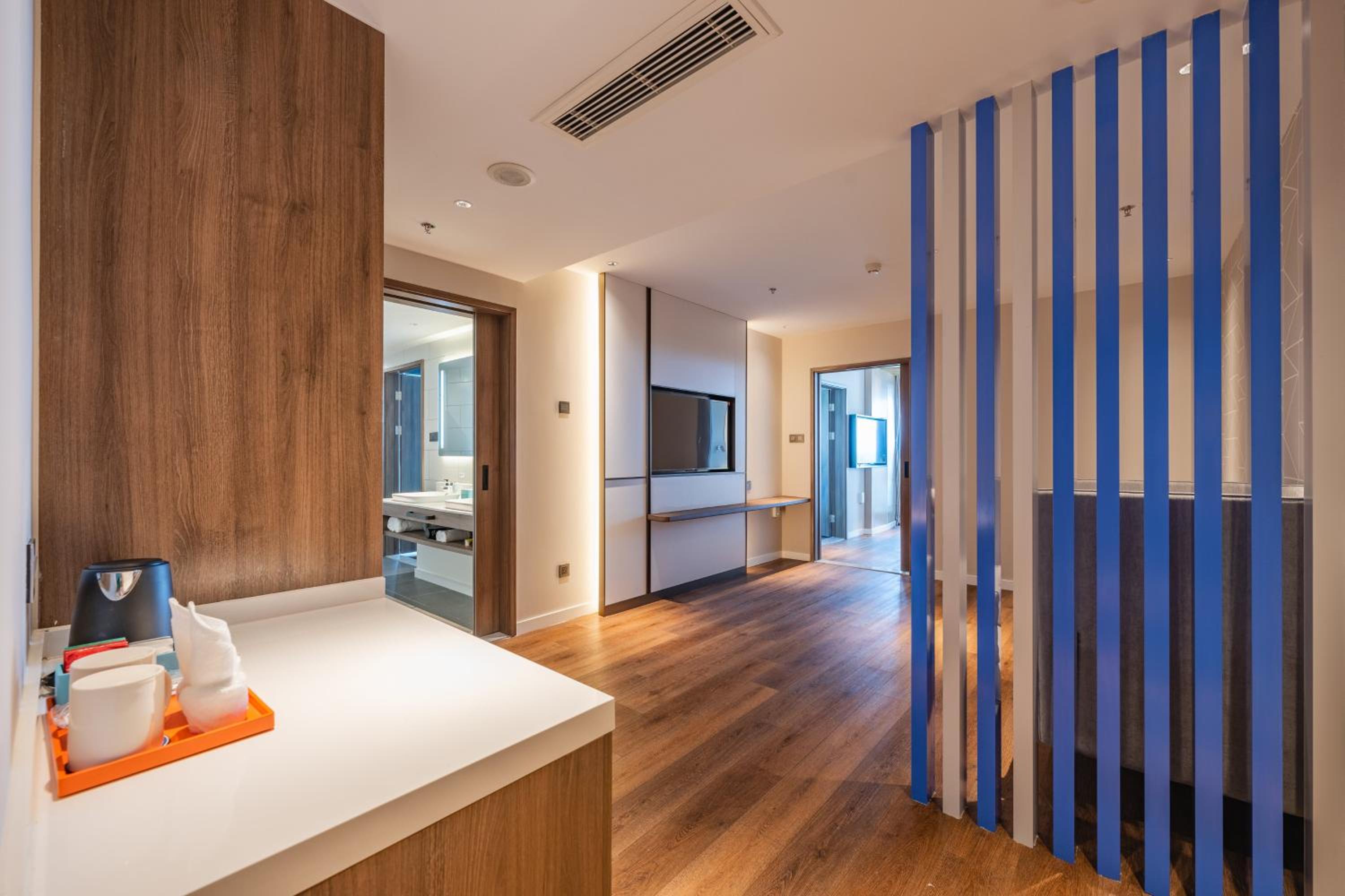 Two-Bedroom Suite - Photo 6