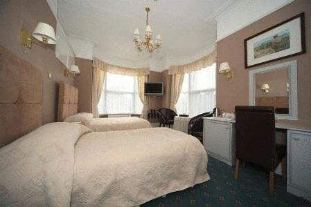 Superior Triple Room photo 1