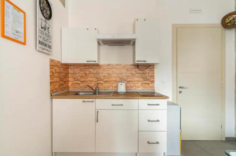 Triple Room with Private Bathroom - Photo 15