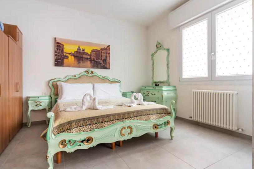 Triple Room with Private Bathroom - Photo 10