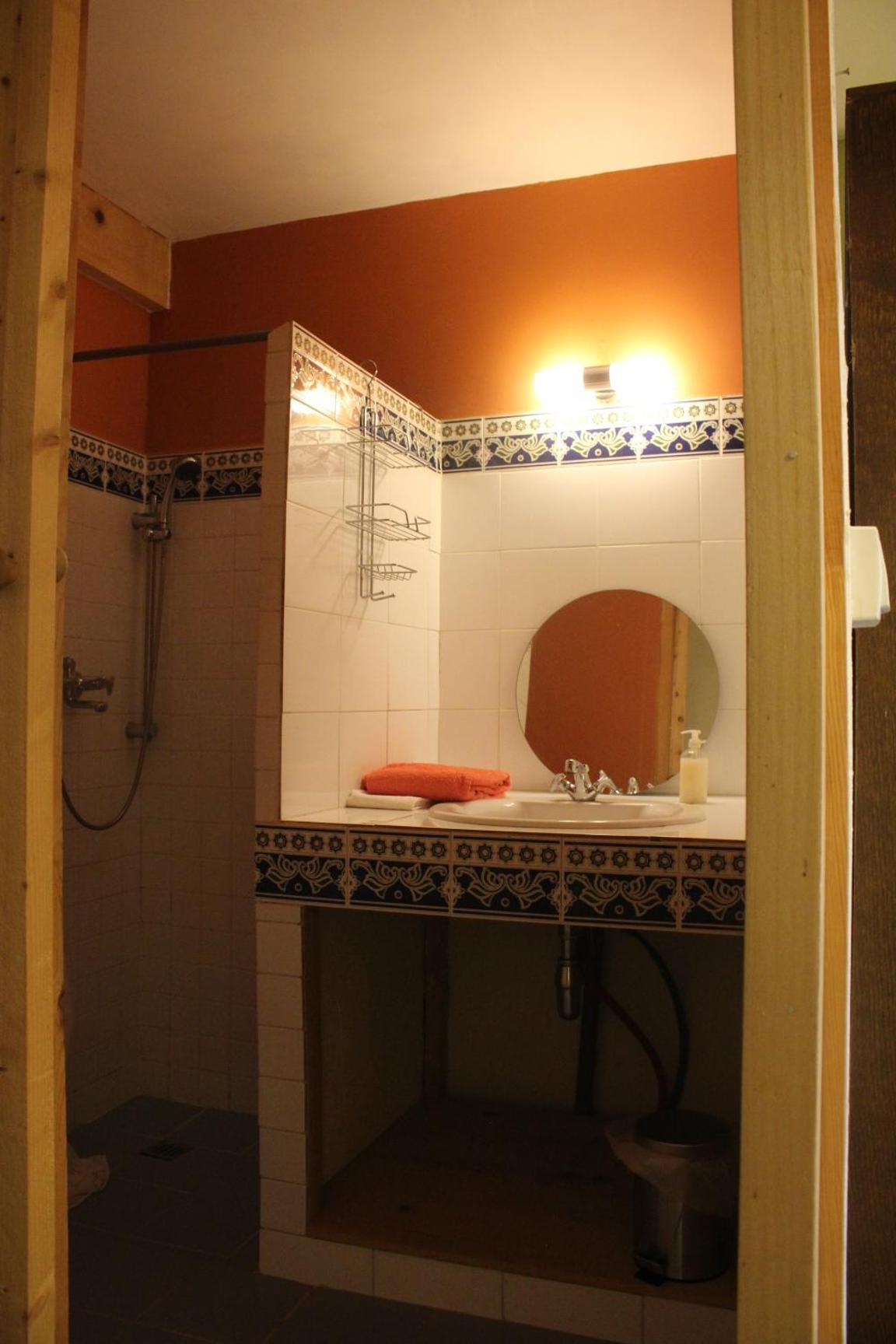 Double Room - Photo 6