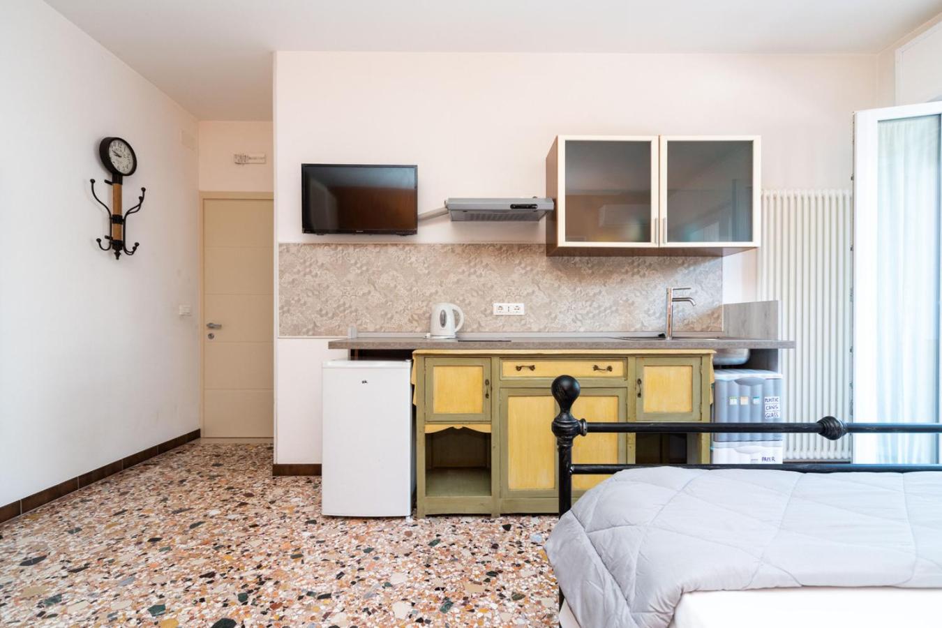 Studio with Terrace - Photo 25