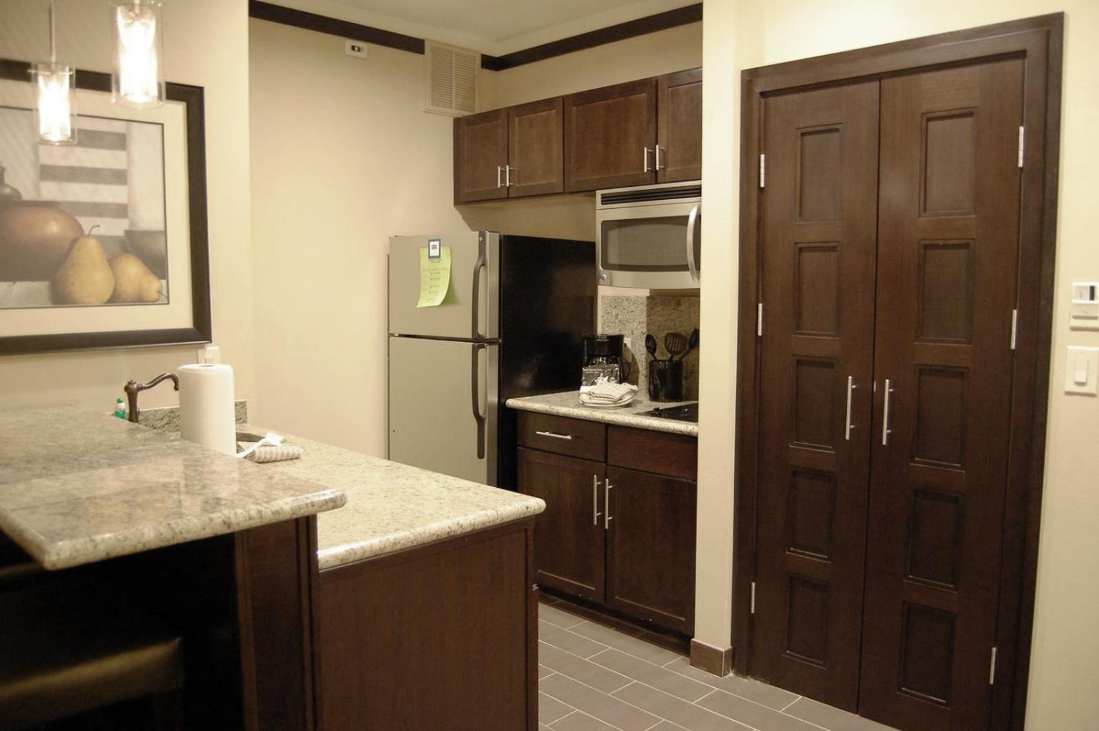 One-Bedroom King Suite with Sofa Bed - Photo 2