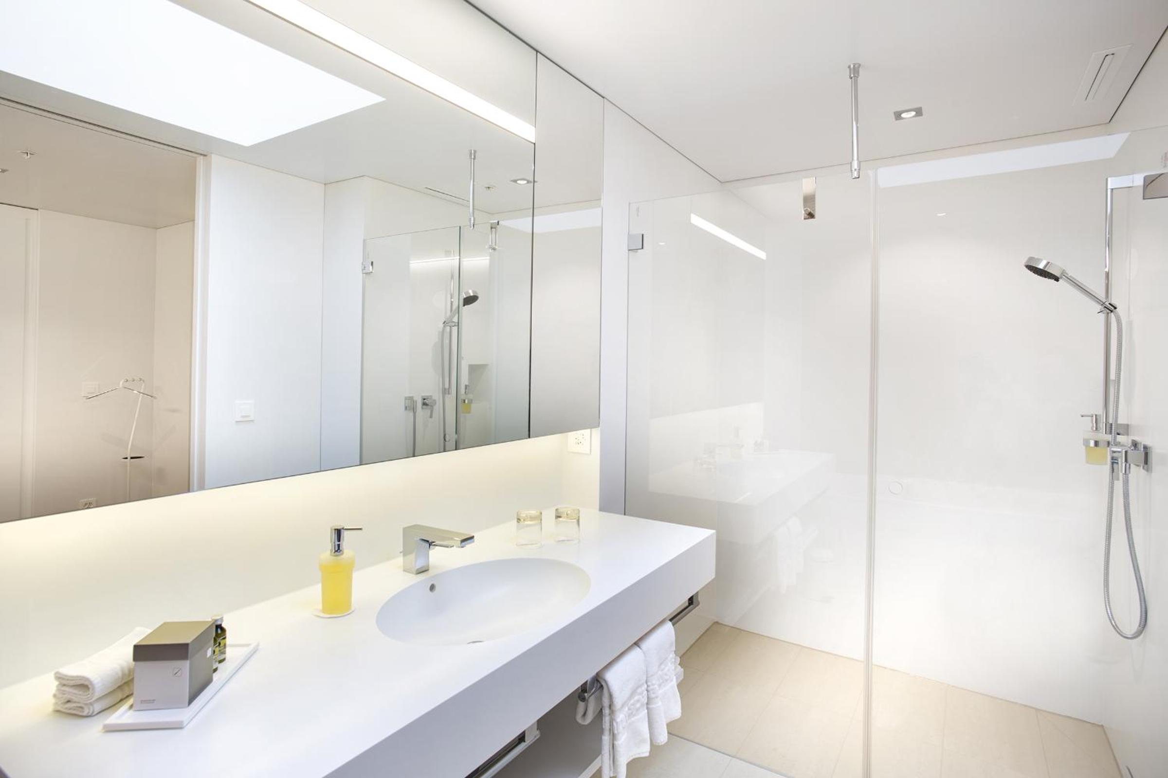 Lifestyle Junior Suite with Balcony photo 2