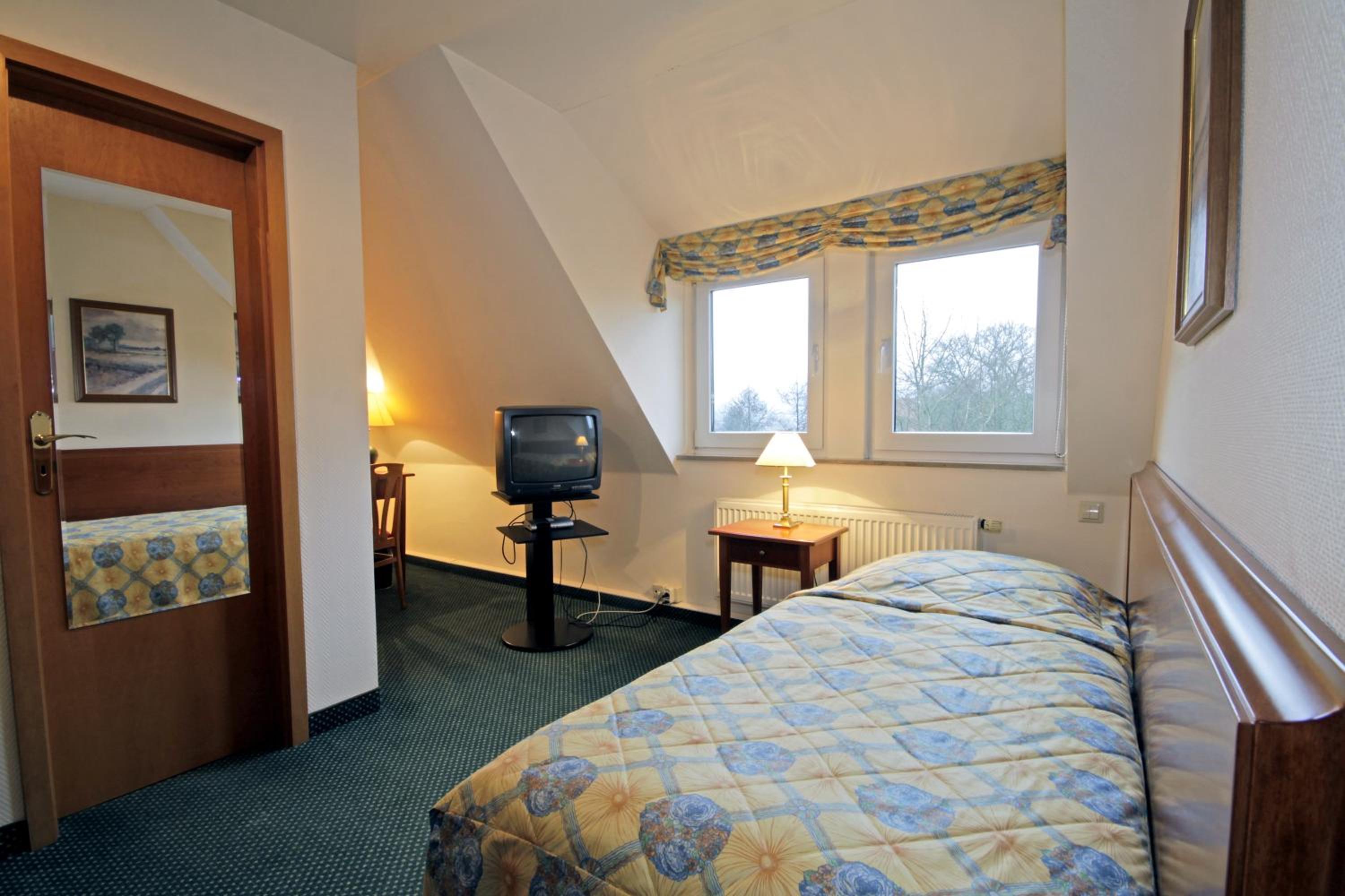 Standard Single Room with Mountain View photo 1