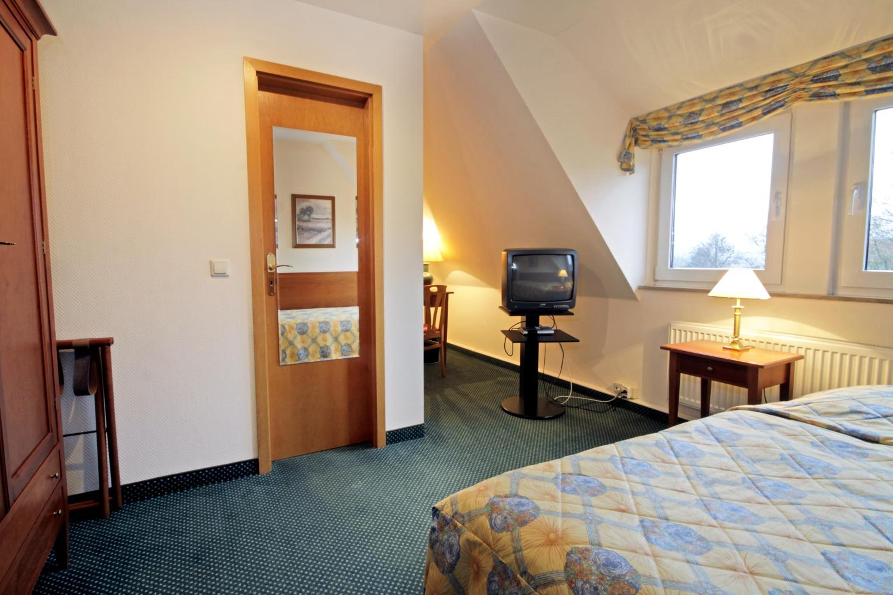 Standard Single Room with Mountain View photo 2
