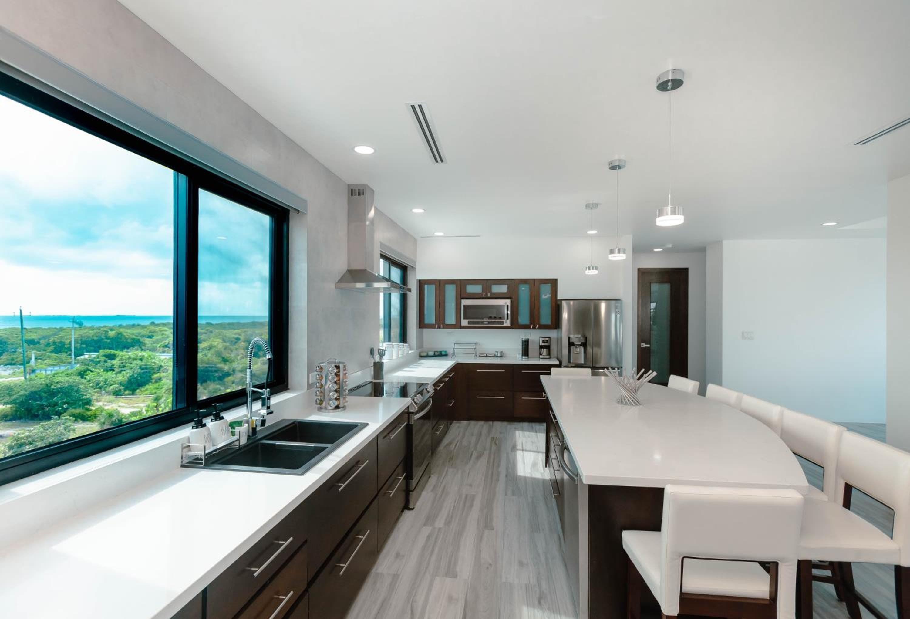 Superior King Suite photo 2